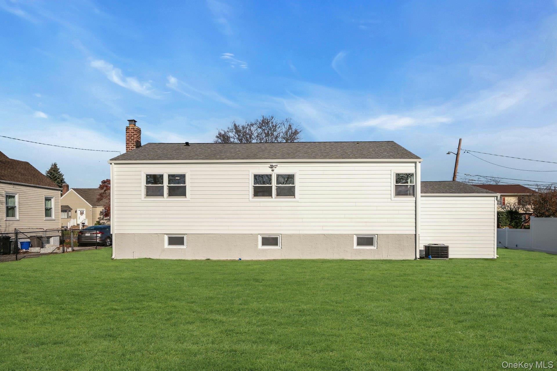 243 Lido Parkway, Lindenhurst, NY 11757