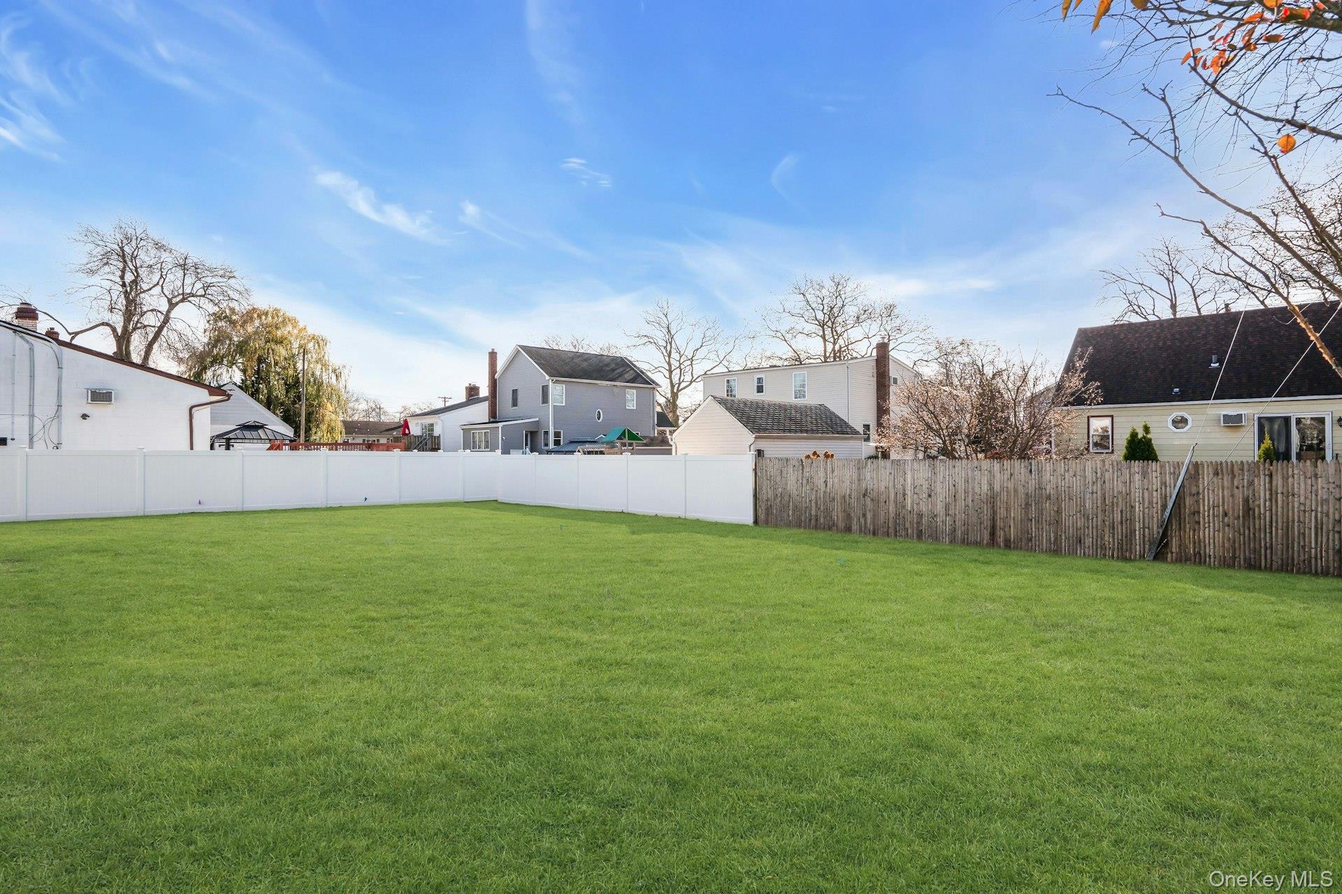 243 Lido Parkway, Lindenhurst, NY 11757