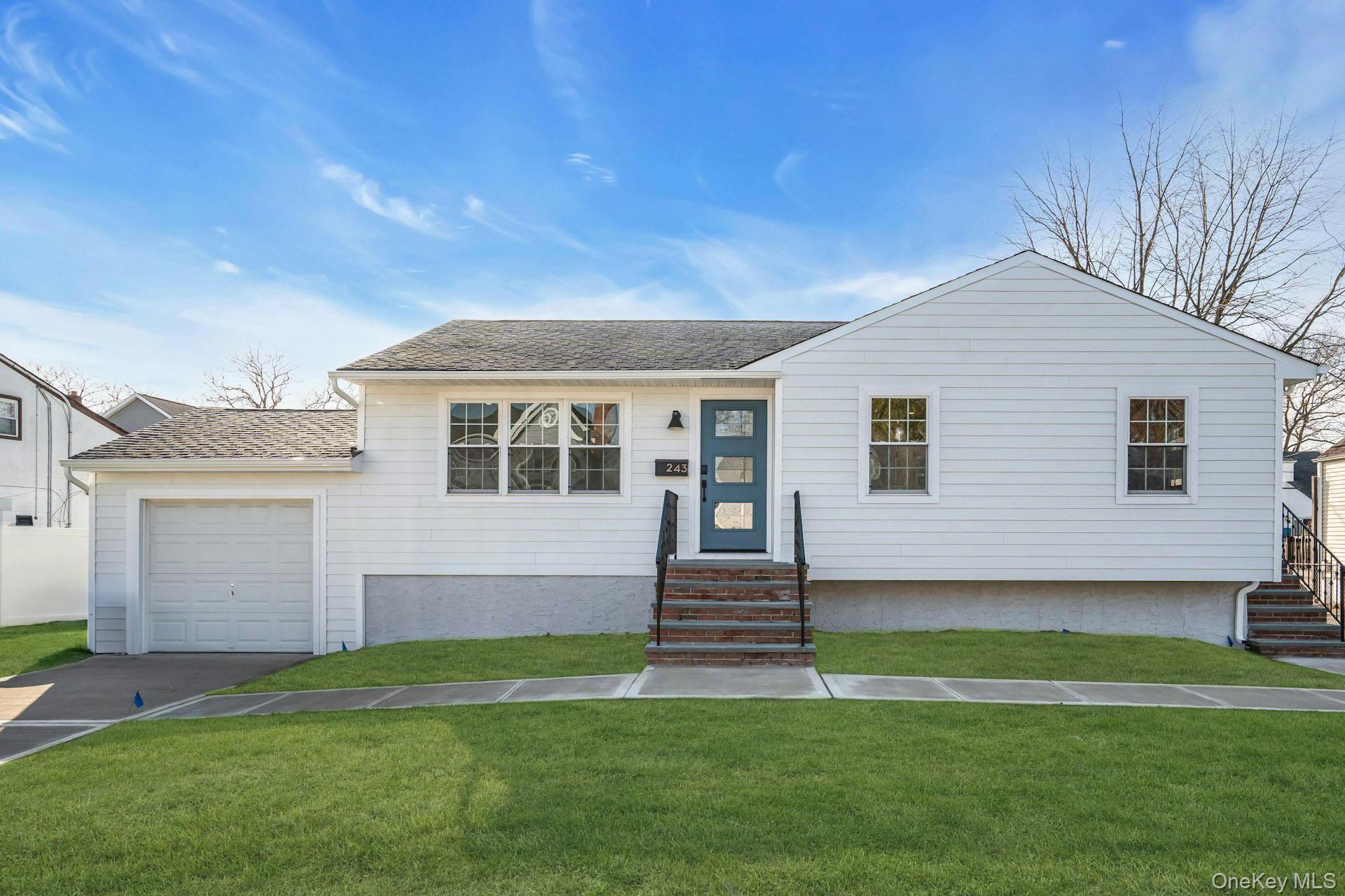 243 Lido Parkway, Lindenhurst, NY 11757