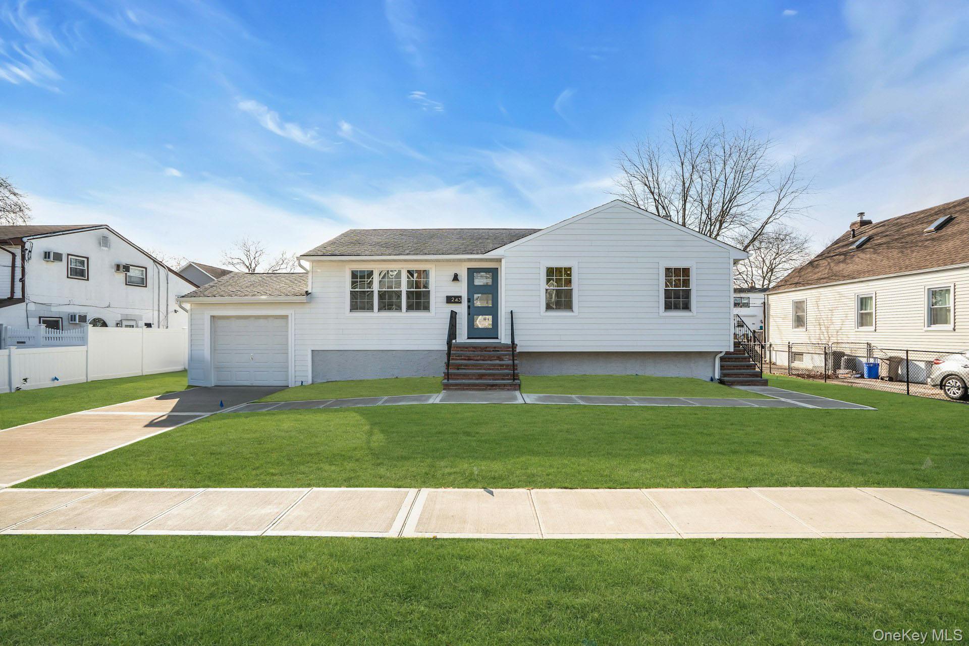 243 Lido Parkway, Lindenhurst, NY 11757