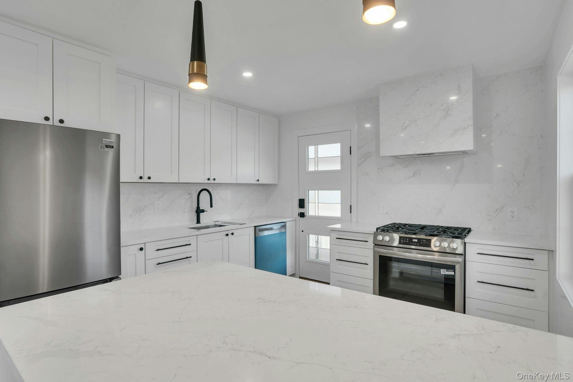 243 Lido Parkway, Lindenhurst, NY 11757