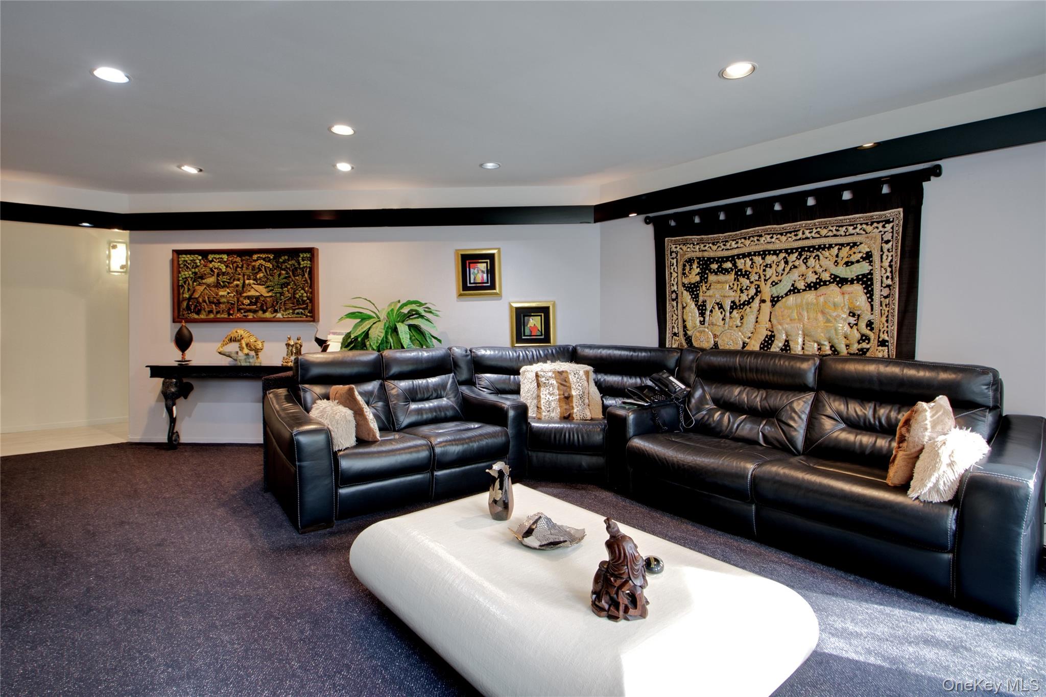 7 Pin Oak Court, Old Brookville, NY 11545