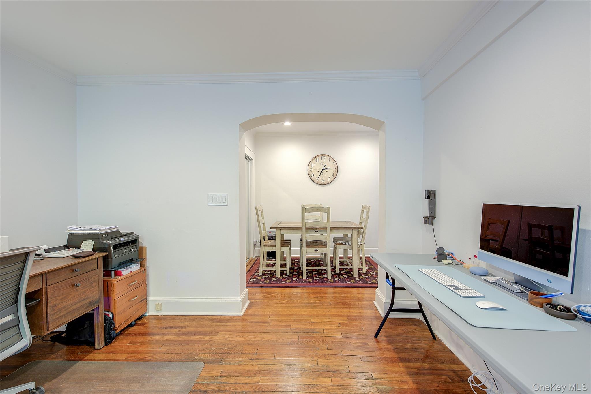 2 Town House Place # 2-H, Great Neck, NY 11021