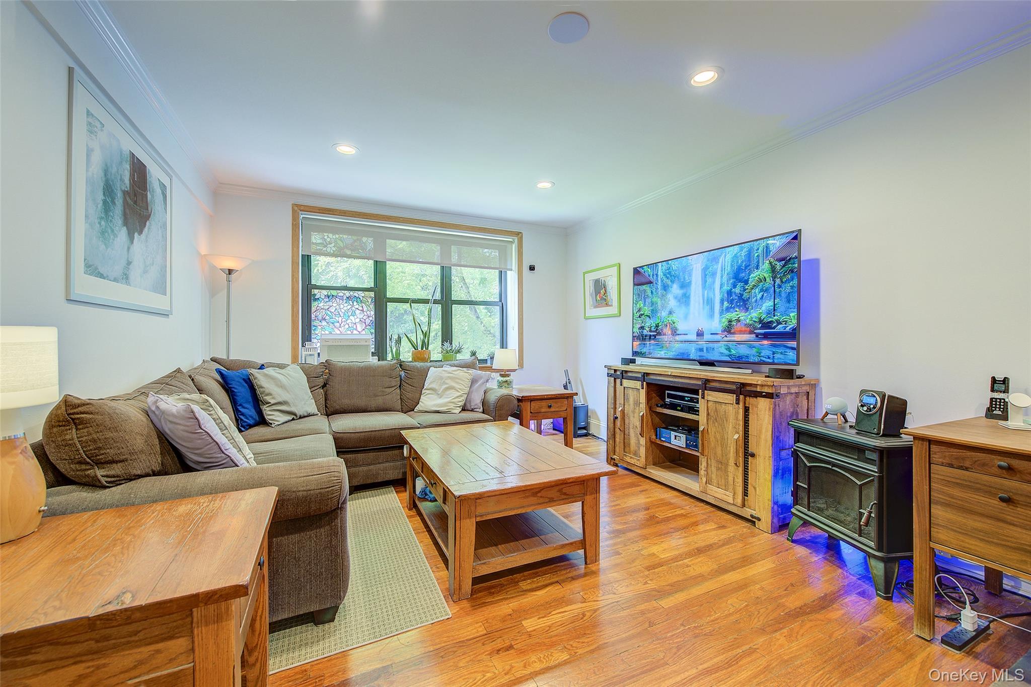 2 Town House Place # 2-H, Great Neck, NY 11021