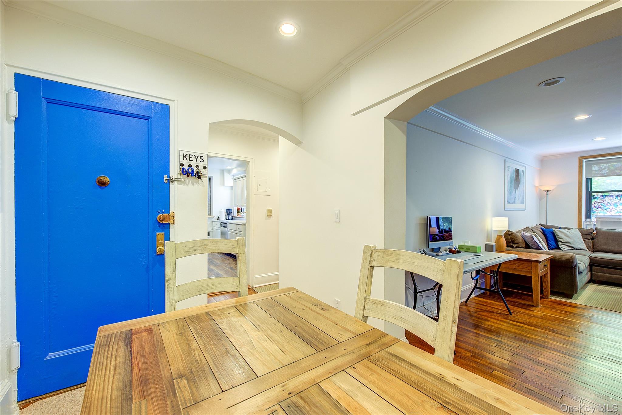 2 Town House Place # 2-H, Great Neck, NY 11021