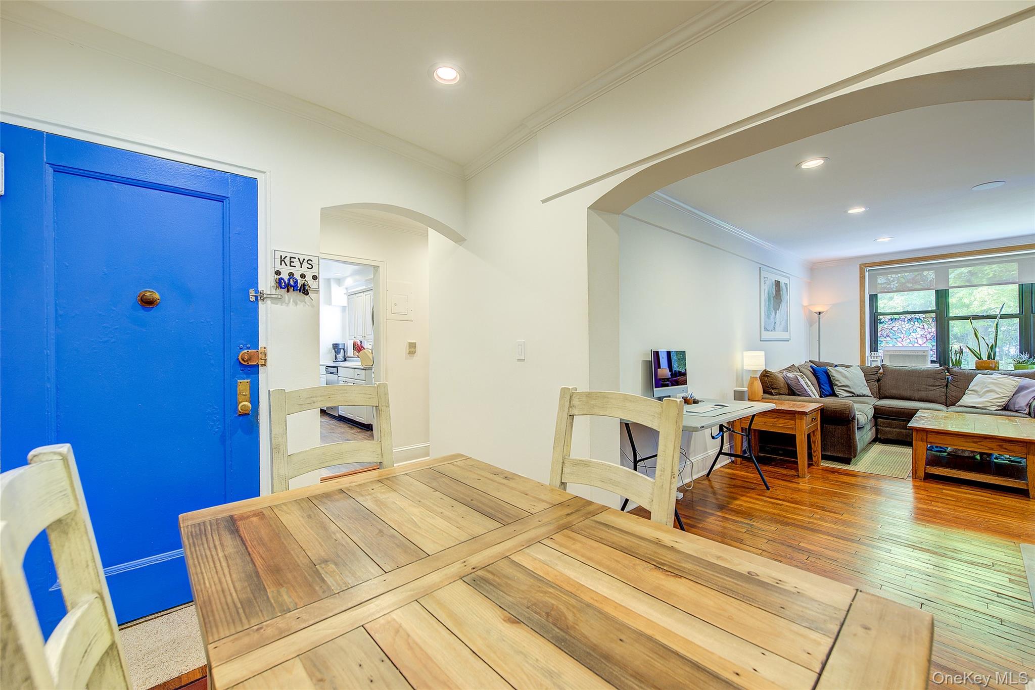 2 Town House Place # 2-H, Great Neck, NY 11021