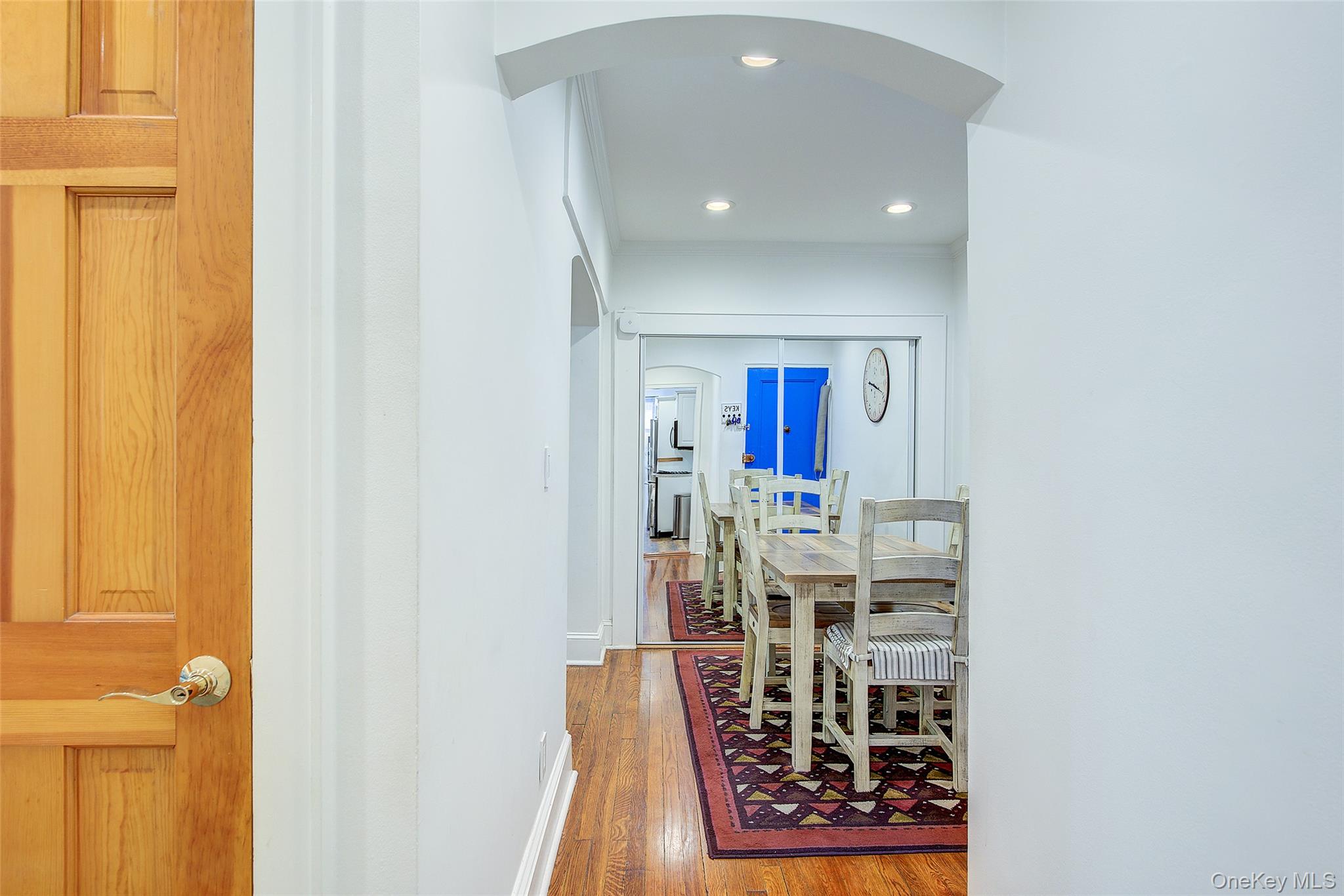 2 Town House Place # 2-H, Great Neck, NY 11021