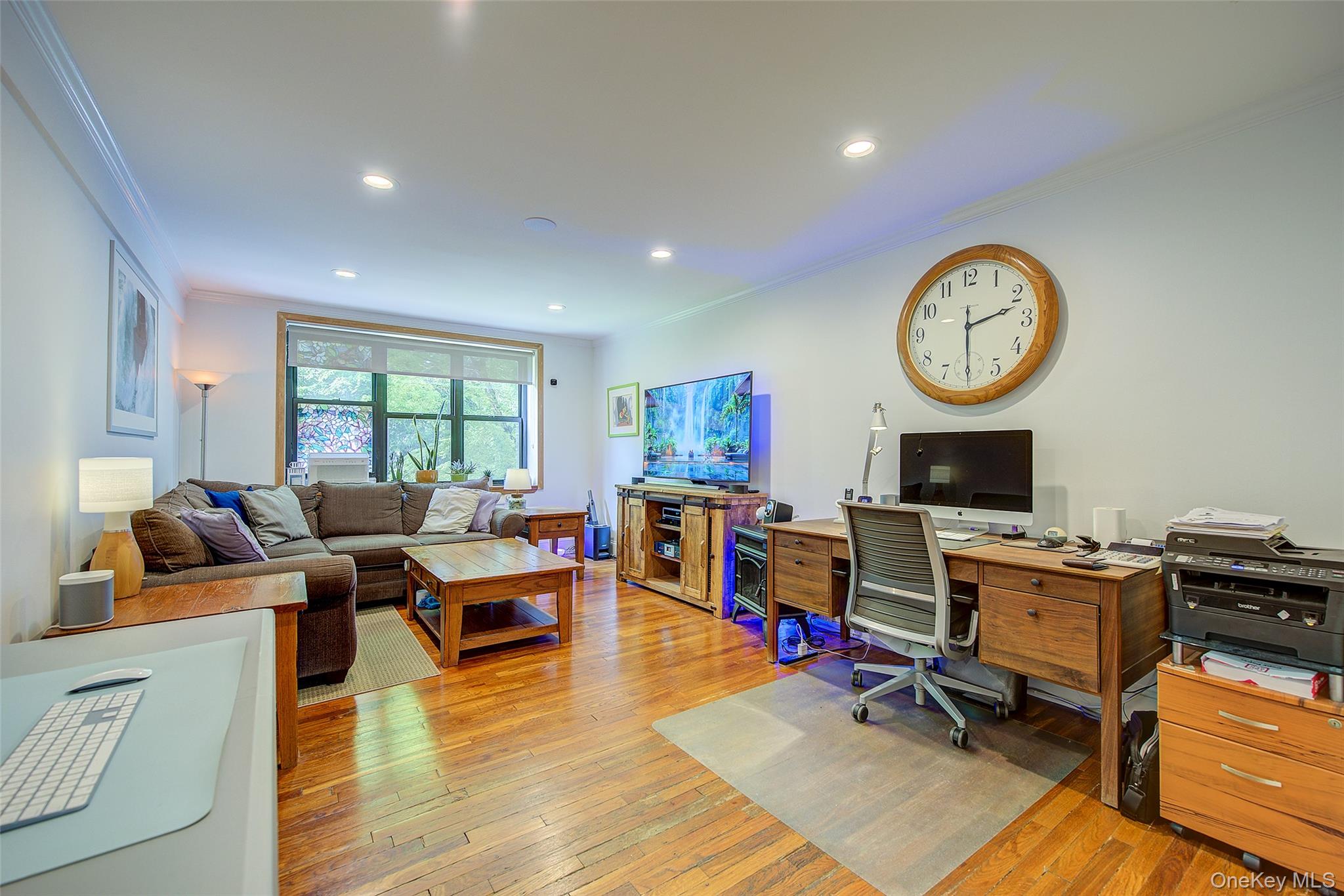 2 Town House Place # 2-H, Great Neck, NY 11021