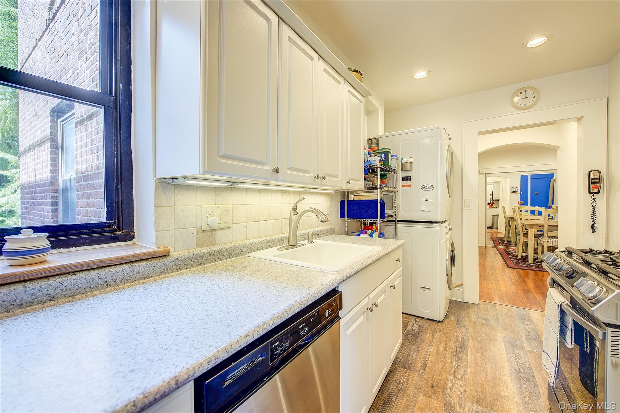 2 Town House Place # 2-H, Great Neck, NY 11021