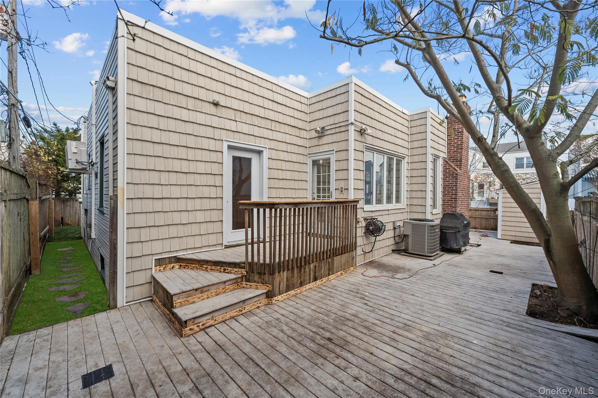 31 Barnes Street, Long Beach, NY 11561