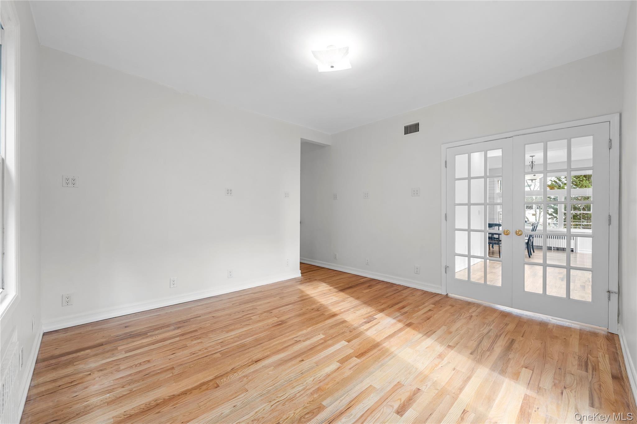 31 Barnes Street, Long Beach, NY 11561