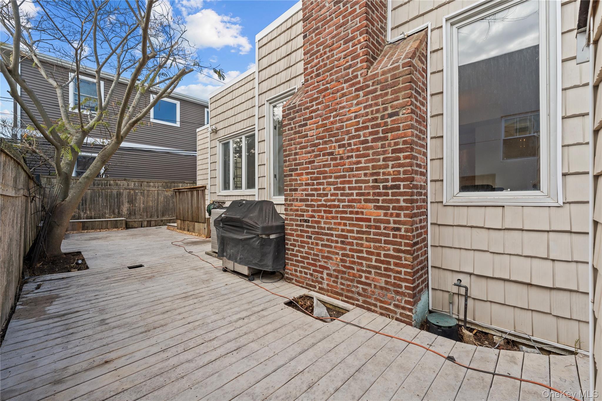 31 Barnes Street, Long Beach, NY 11561