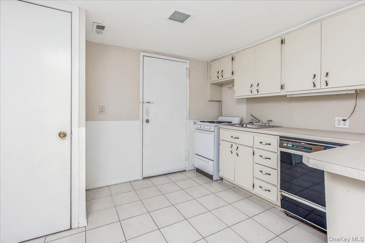 2125 Homer Avenue, Bronx, NY 10473