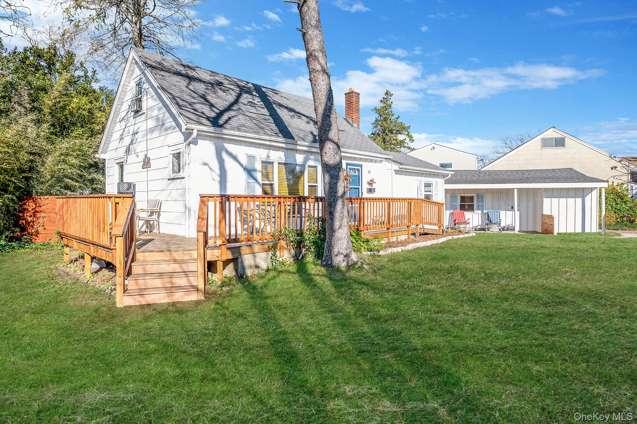 92 E John Street, Lindenhurst, NY 11757