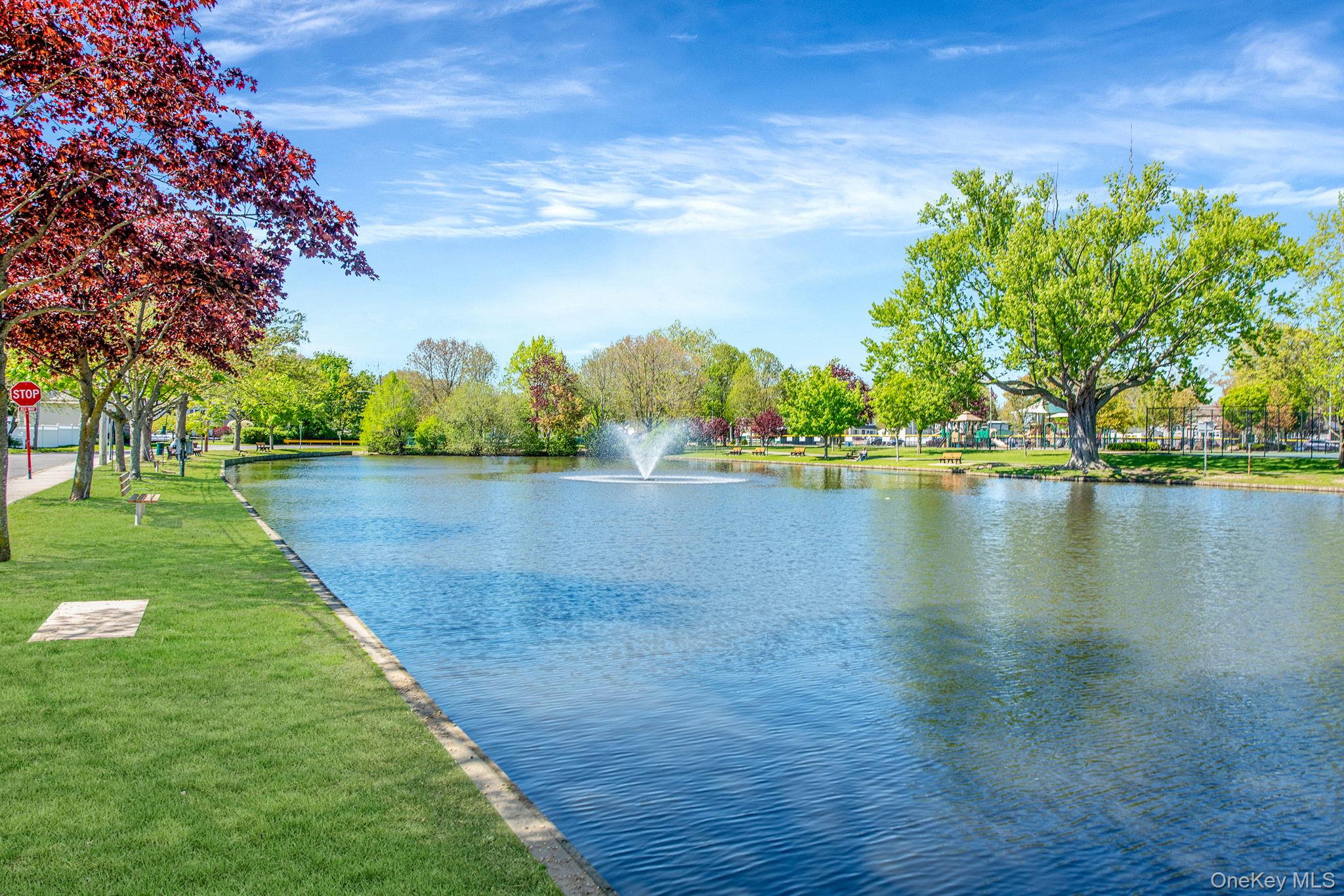 92 E John Street, Lindenhurst, NY 11757