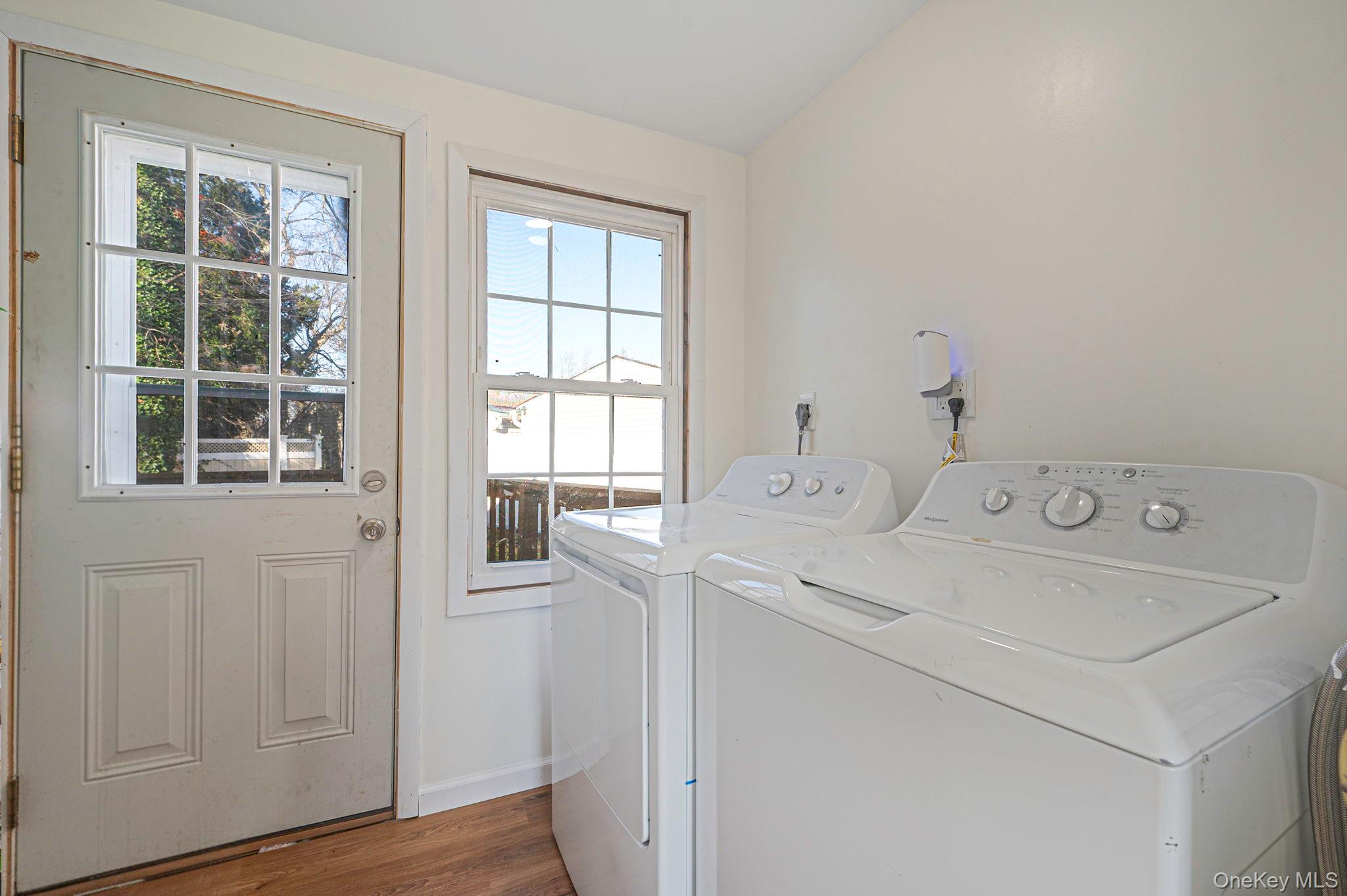 92 E John Street, Lindenhurst, NY 11757