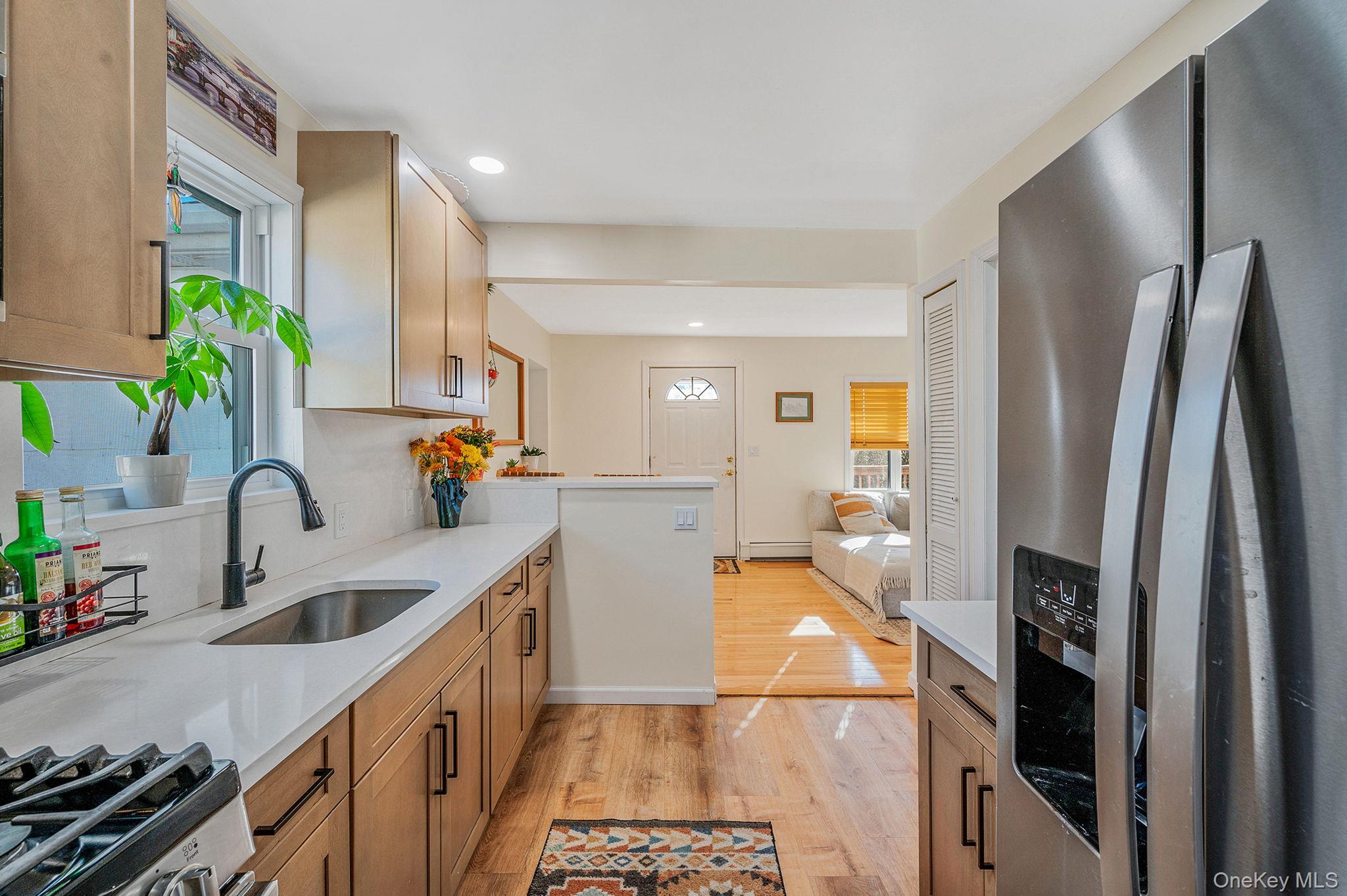 92 E John Street, Lindenhurst, NY 11757