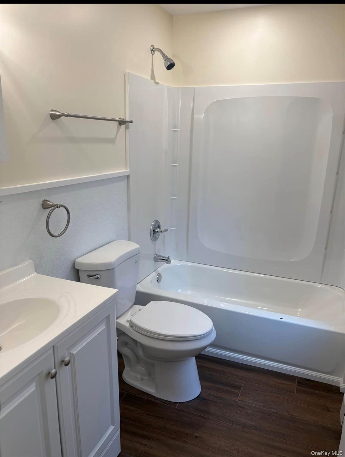 334 Sweezy Avenue # B, Riverhead, NY 11901