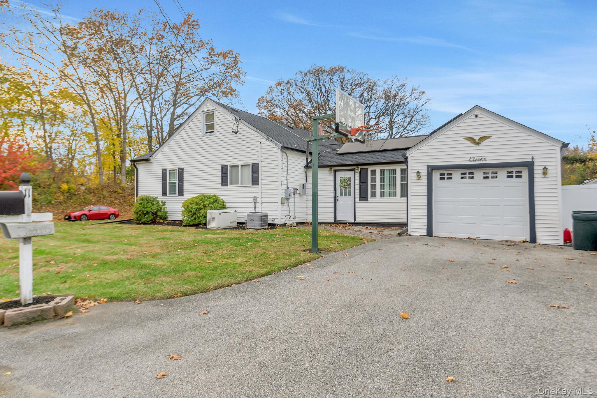 11 Sunset Drive, New Windsor, NY 12553