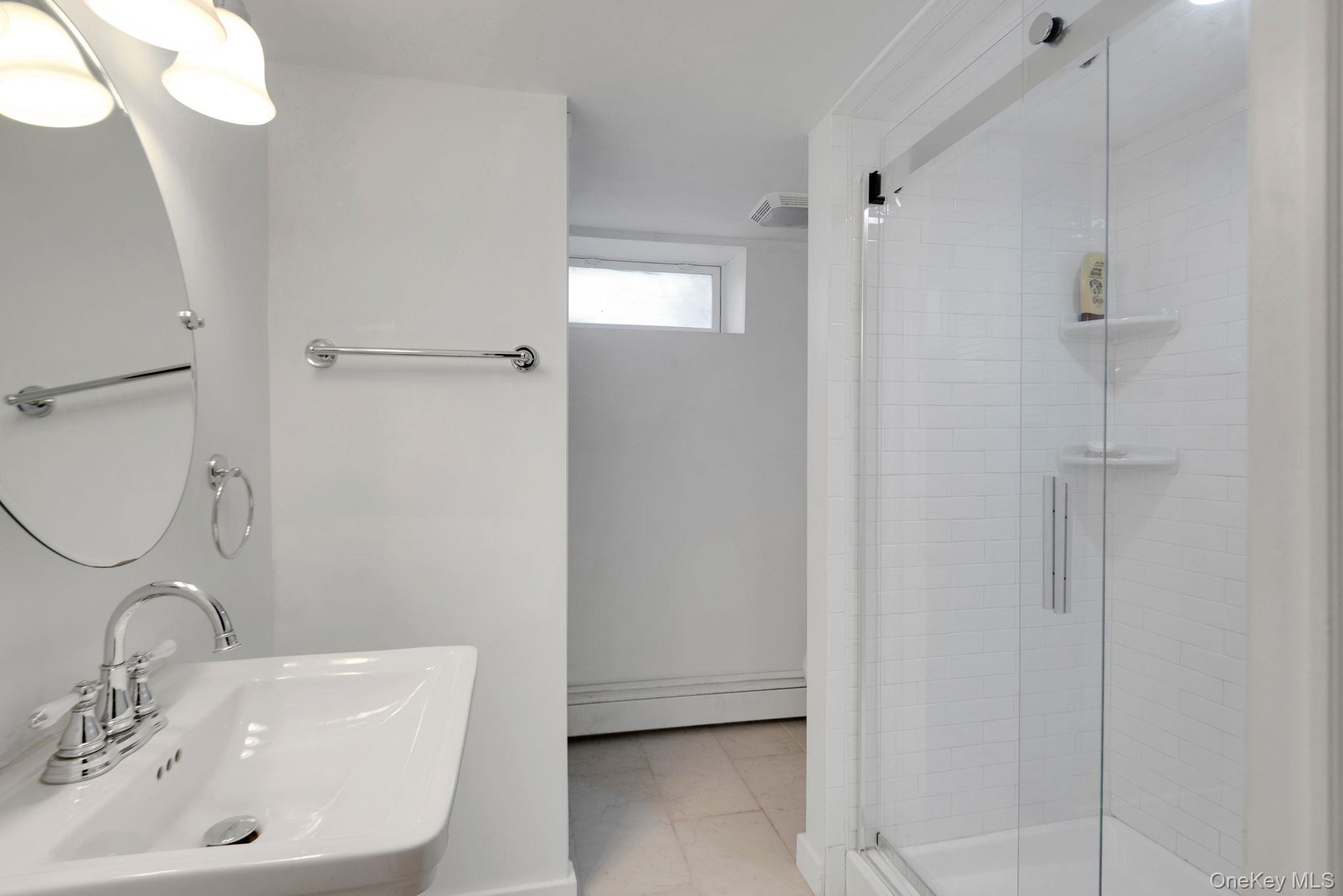 11 Sunset Drive, New Windsor, NY 12553