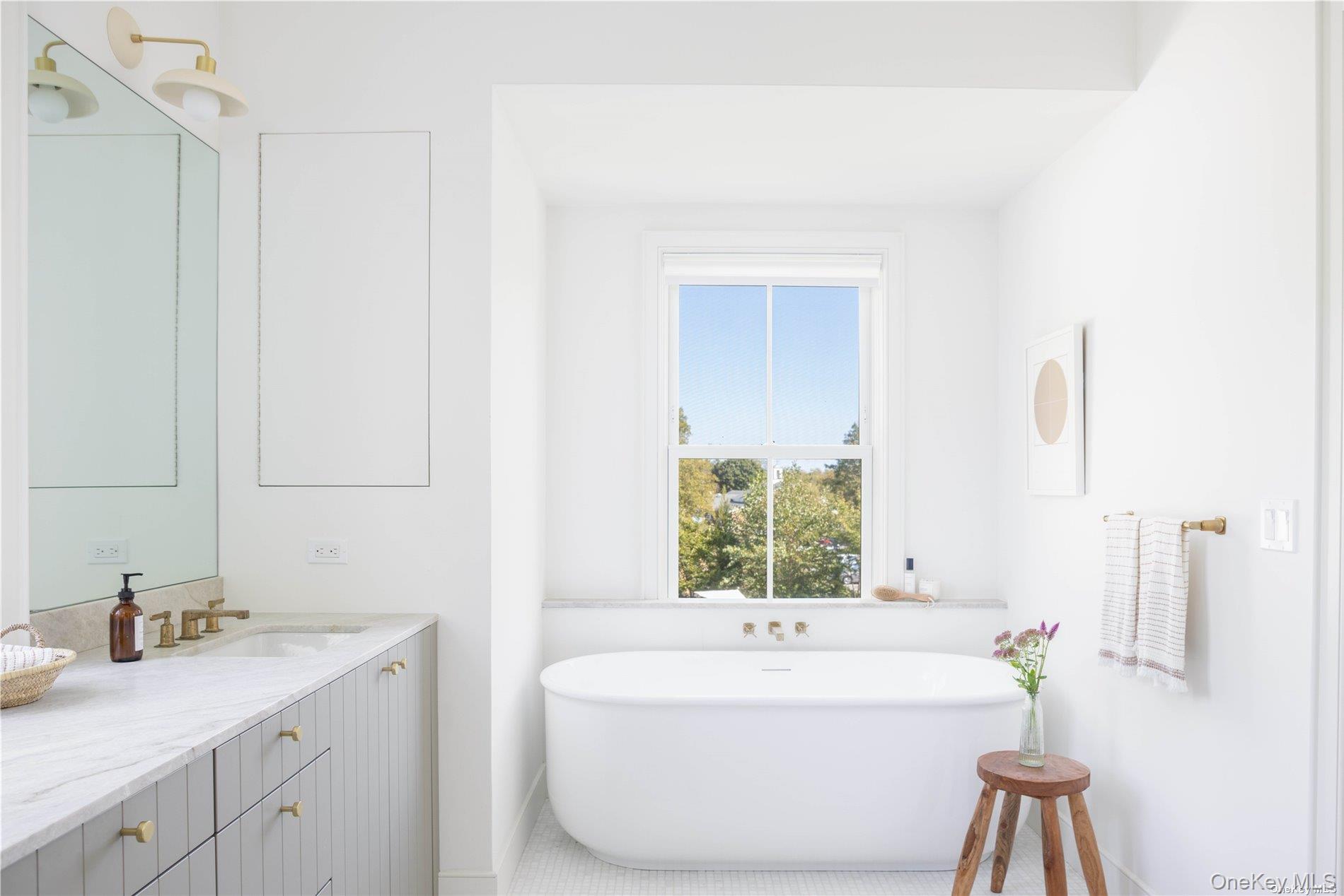 400 Youngs Road, Orient, NY 11957