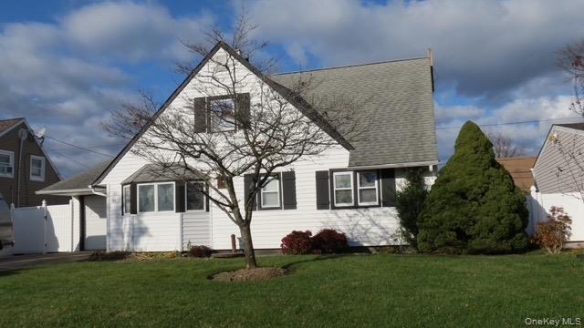 113 Abbey Lane, Levittown, NY 11756