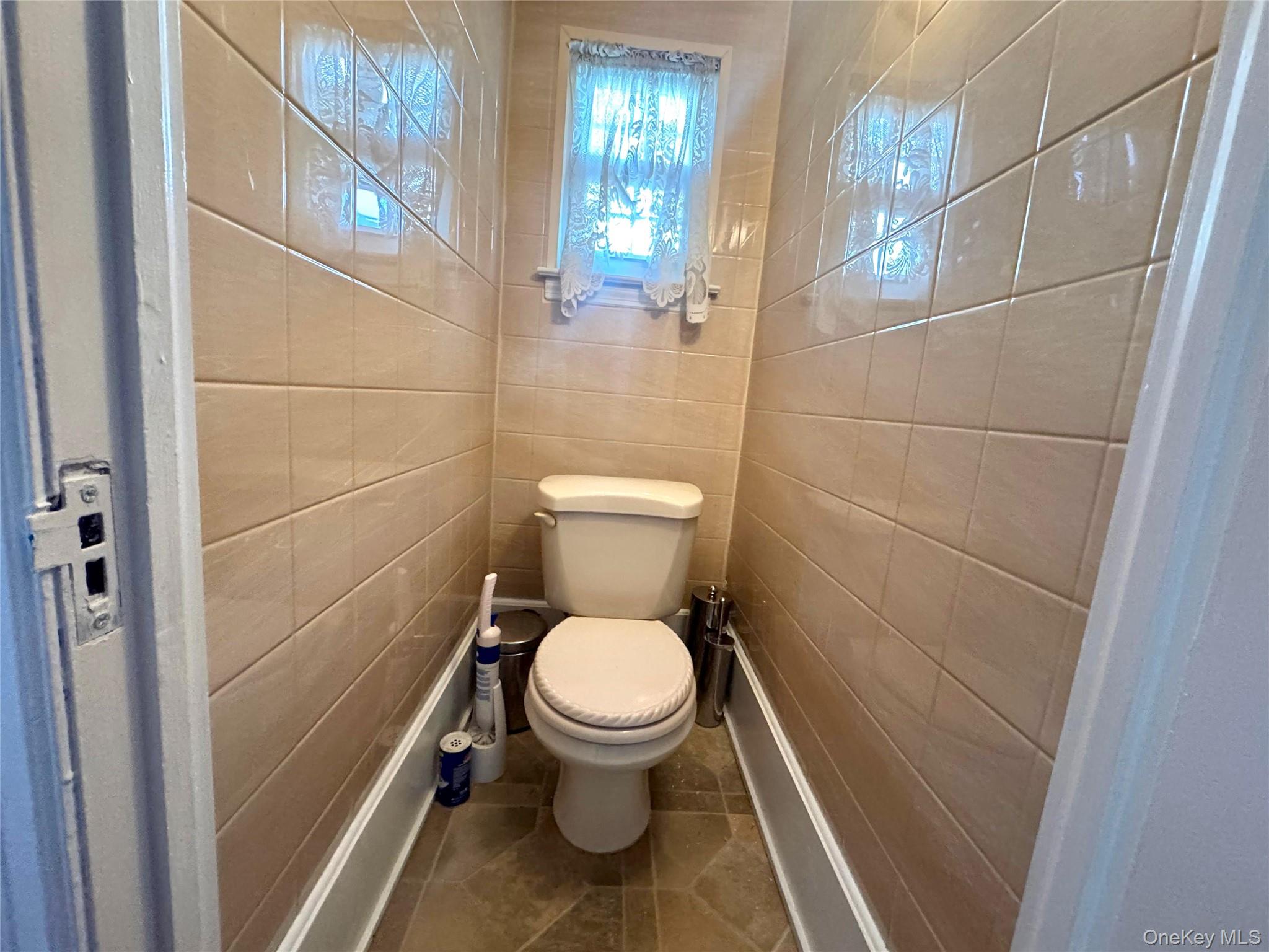 84 Surrey Lane, Hempstead, NY 11550