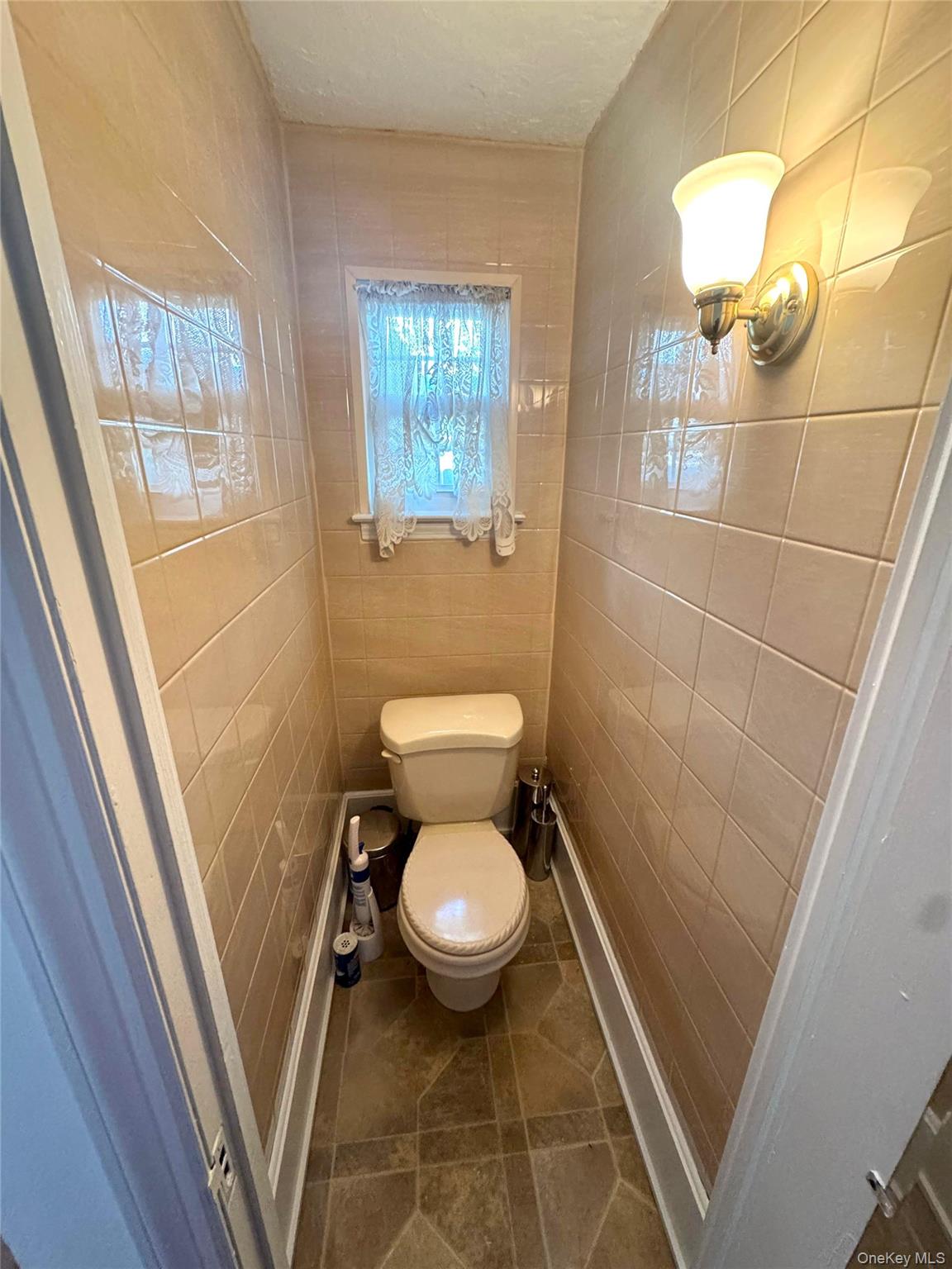 84 Surrey Lane, Hempstead, NY 11550