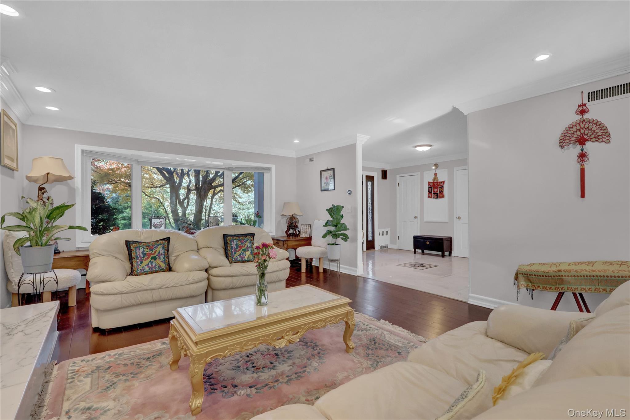 165 Tara Drive, Roslyn, NY 11576