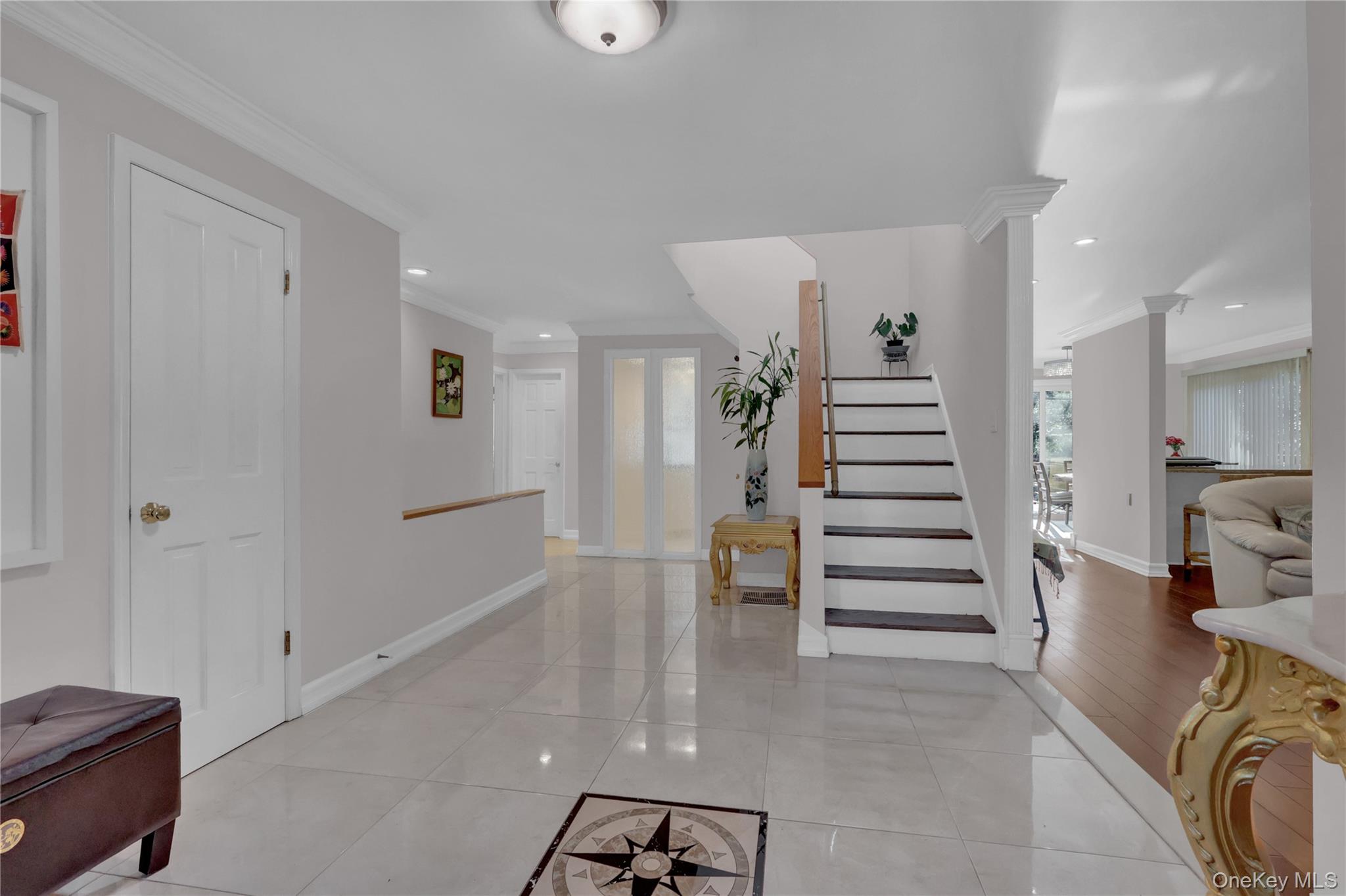 165 Tara Drive, Roslyn, NY 11576