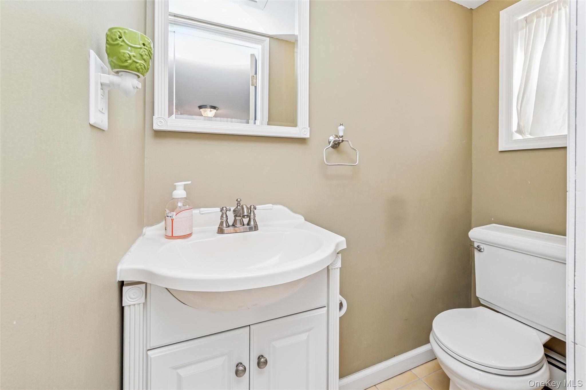 48 Elliot Drive, Hicksville, NY 11801