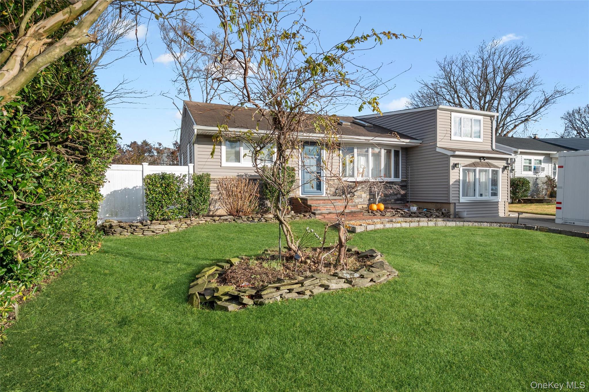 48 Elliot Drive, Hicksville, NY 11801