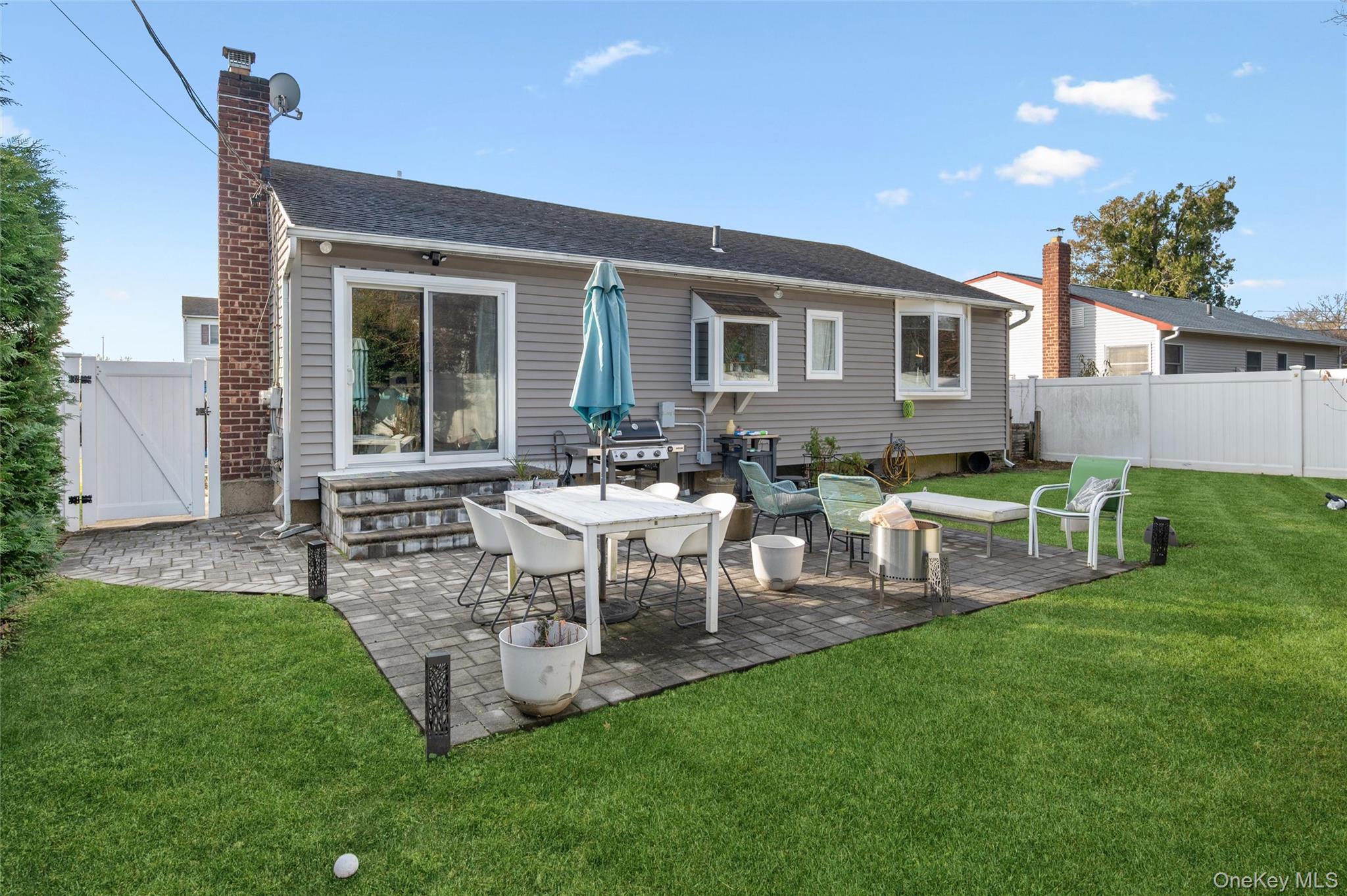 48 Elliot Drive, Hicksville, NY 11801