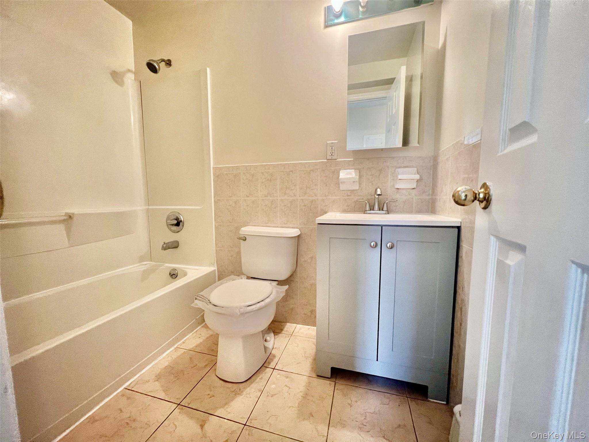 9421 Alstyne Avenue # 2D, Elmhurst, NY 11373