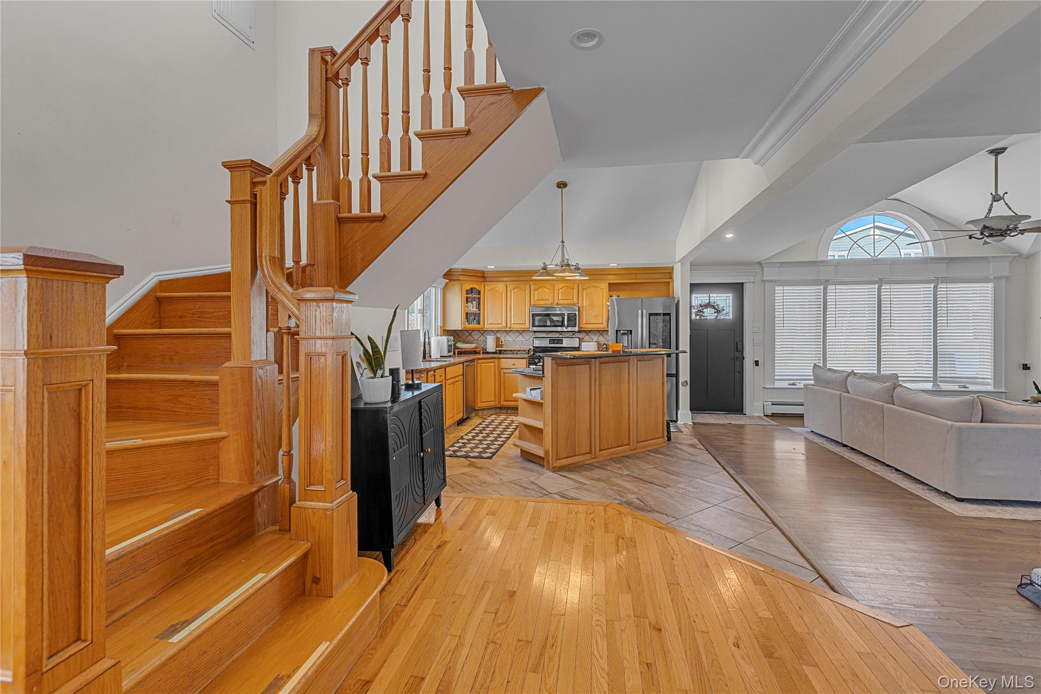 803 S 7th Street, Lindenhurst, NY 11757