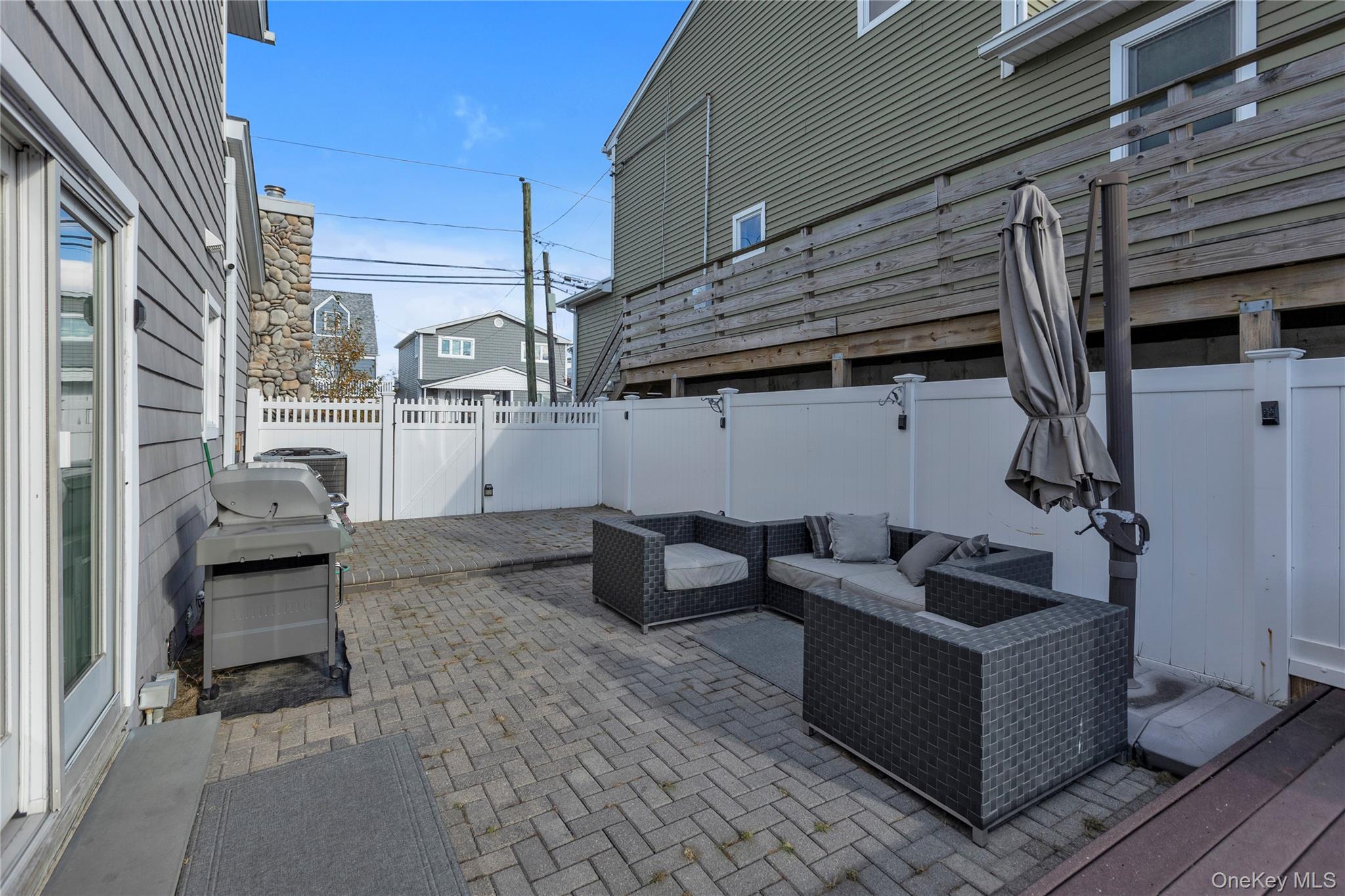 803 S 7th Street, Lindenhurst, NY 11757