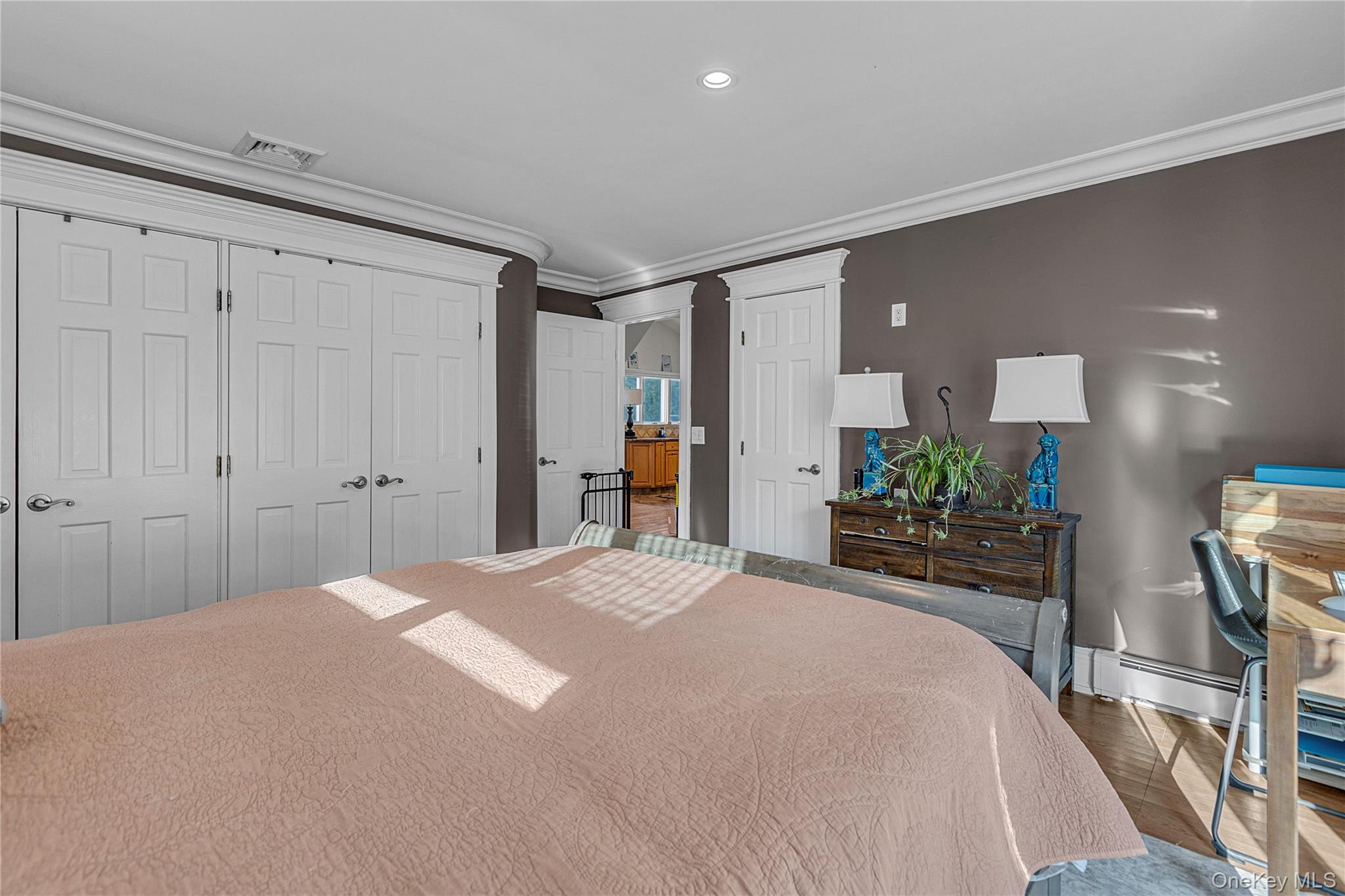 803 S 7th Street, Lindenhurst, NY 11757