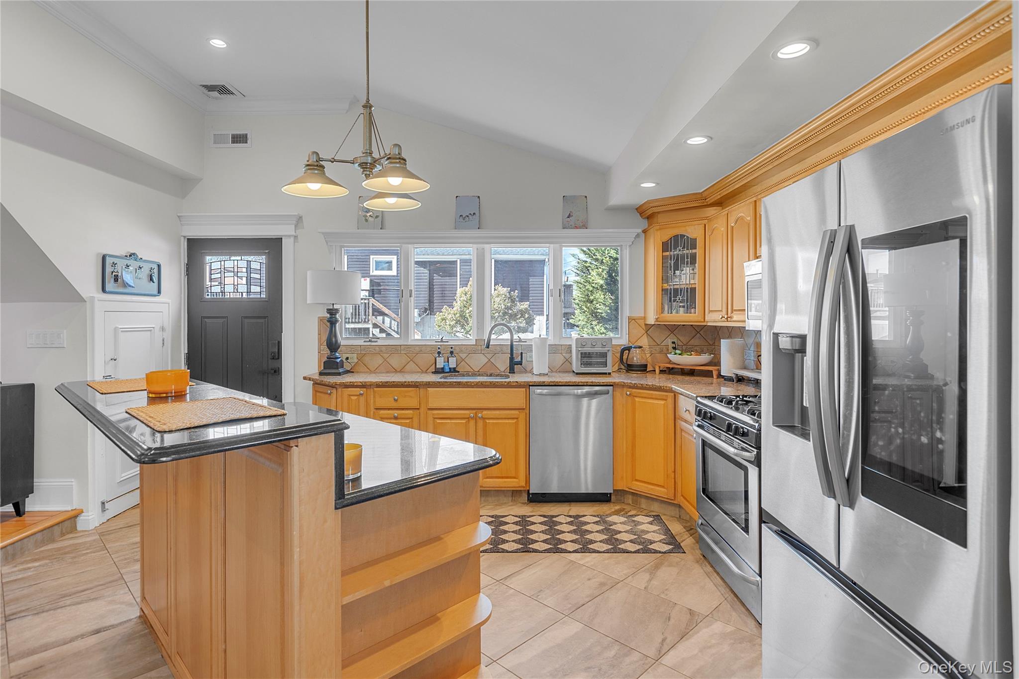 803 S 7th Street, Lindenhurst, NY 11757