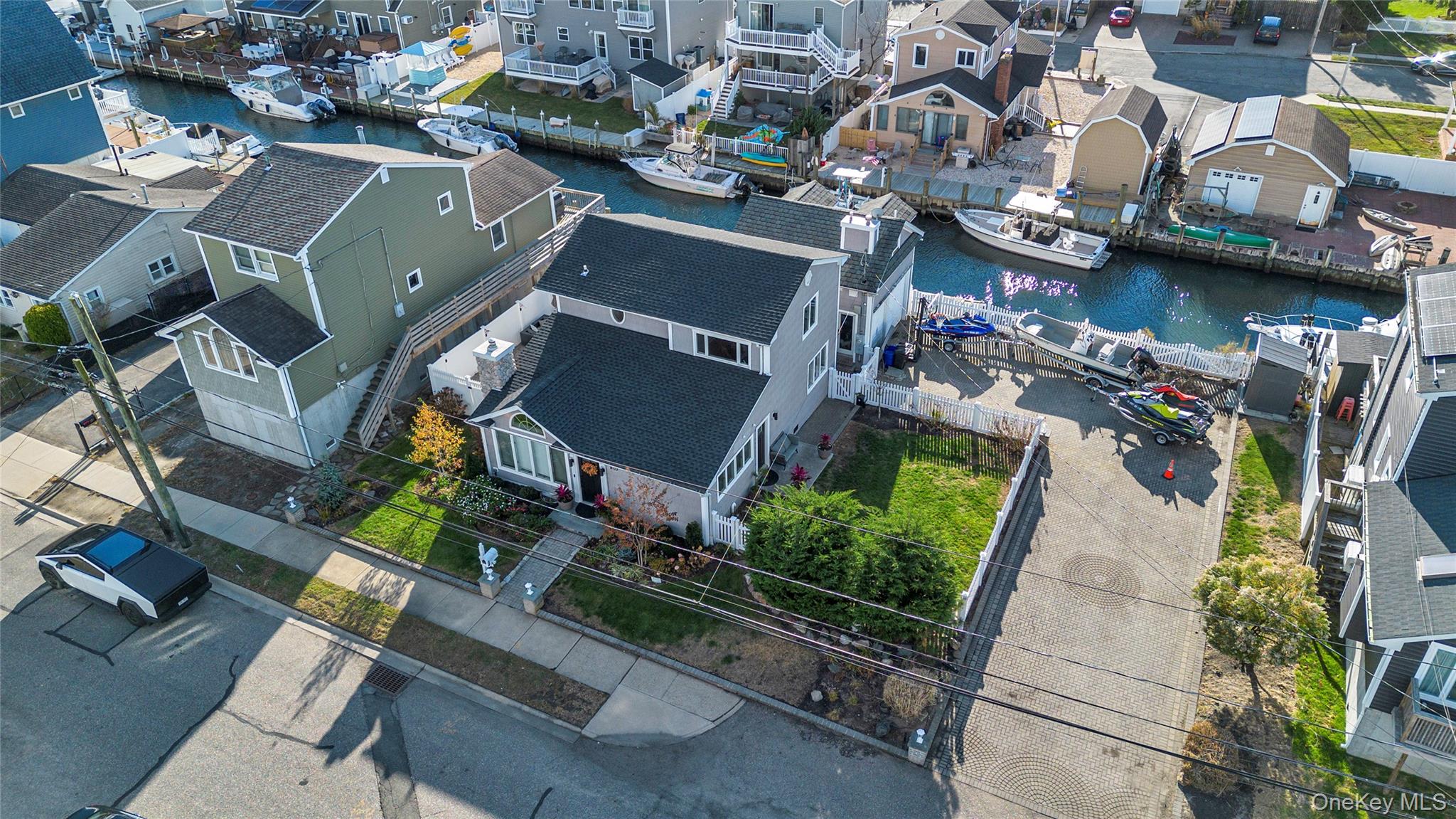 803 S 7th Street, Lindenhurst, NY 11757