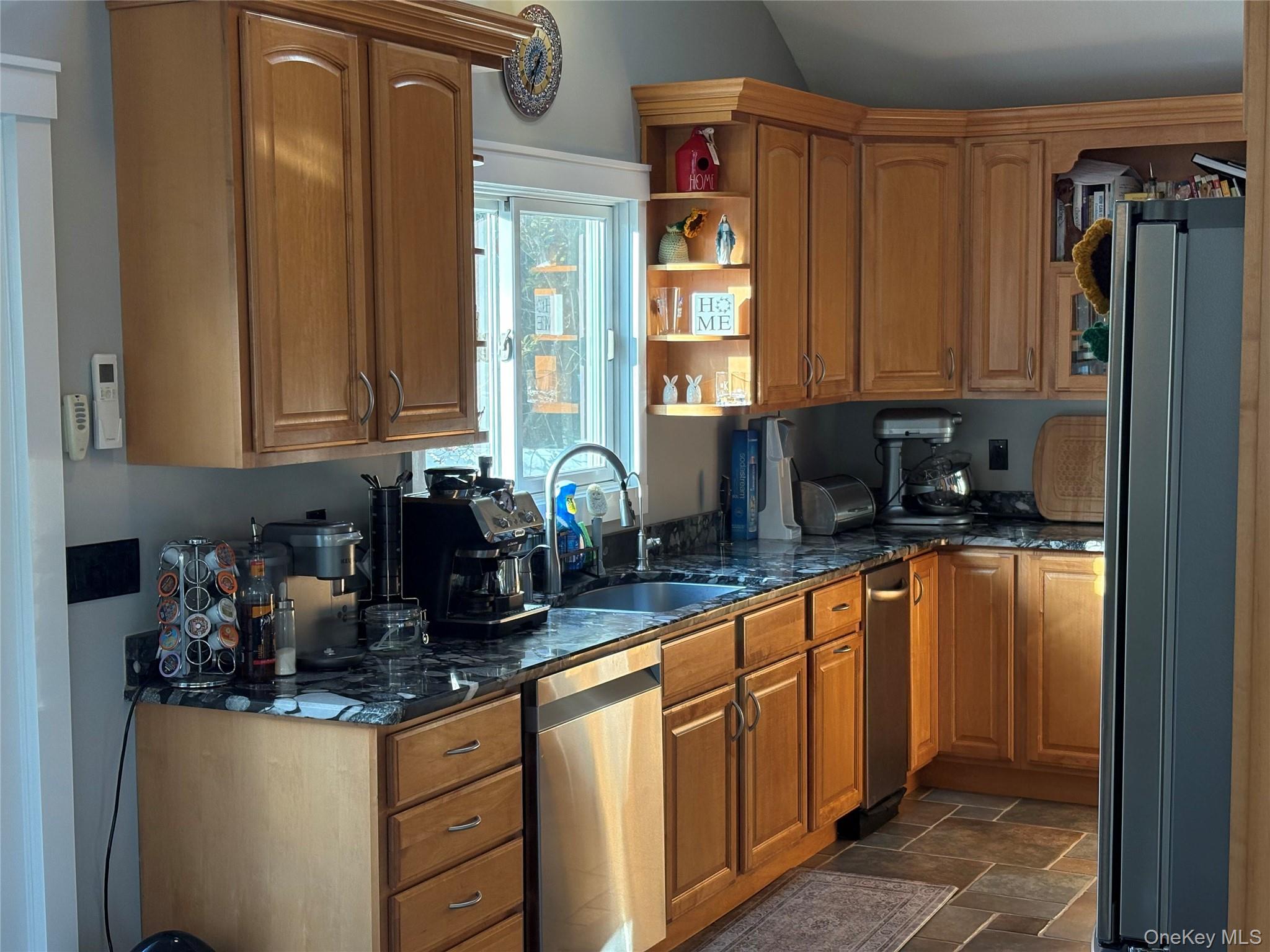 40 Alton Road, Babylon, NY 11702