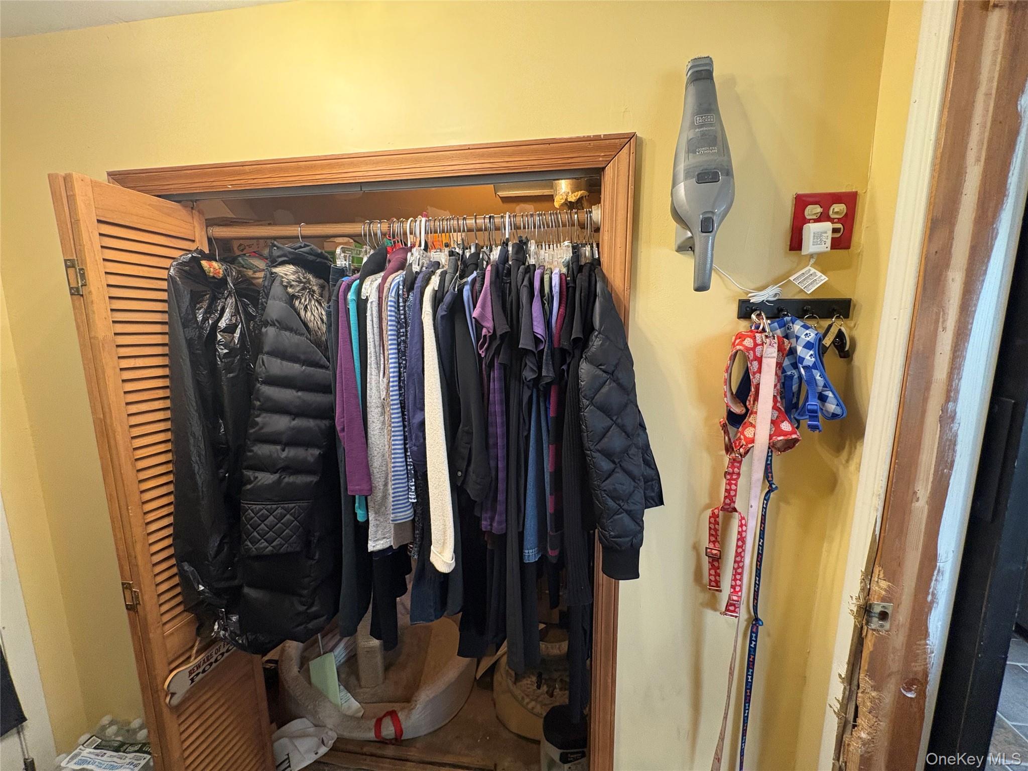 40 Alton Road, Babylon, NY 11702