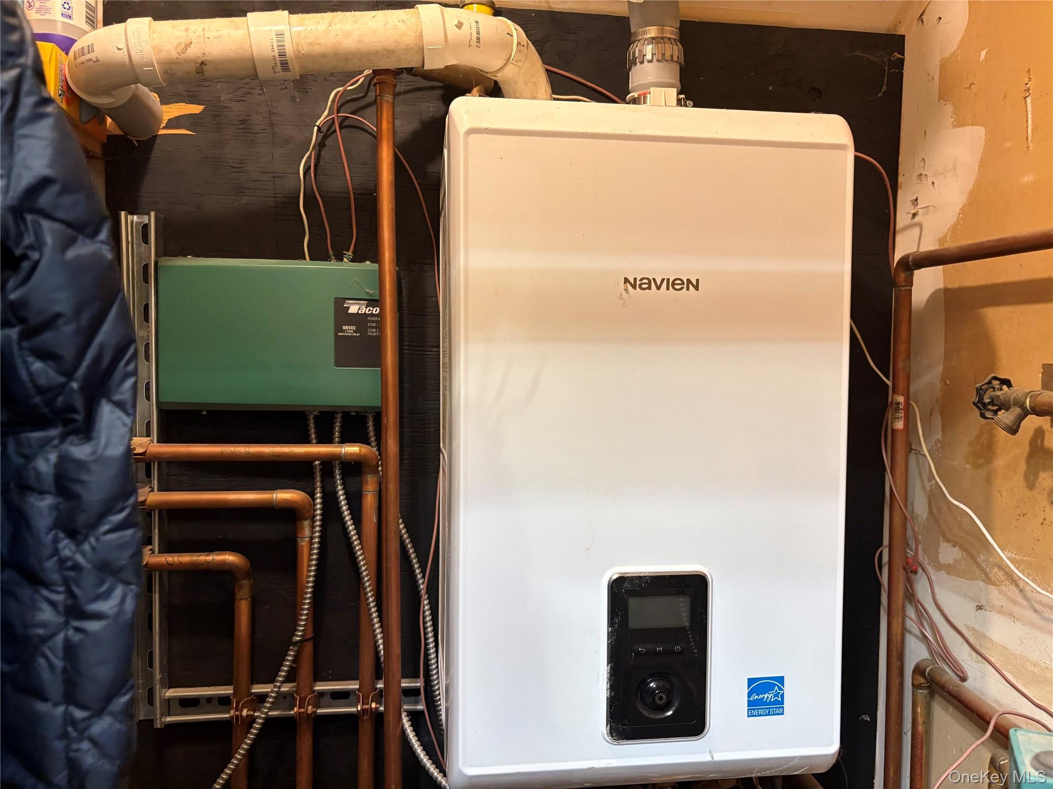 40 Alton Road, Babylon, NY 11702