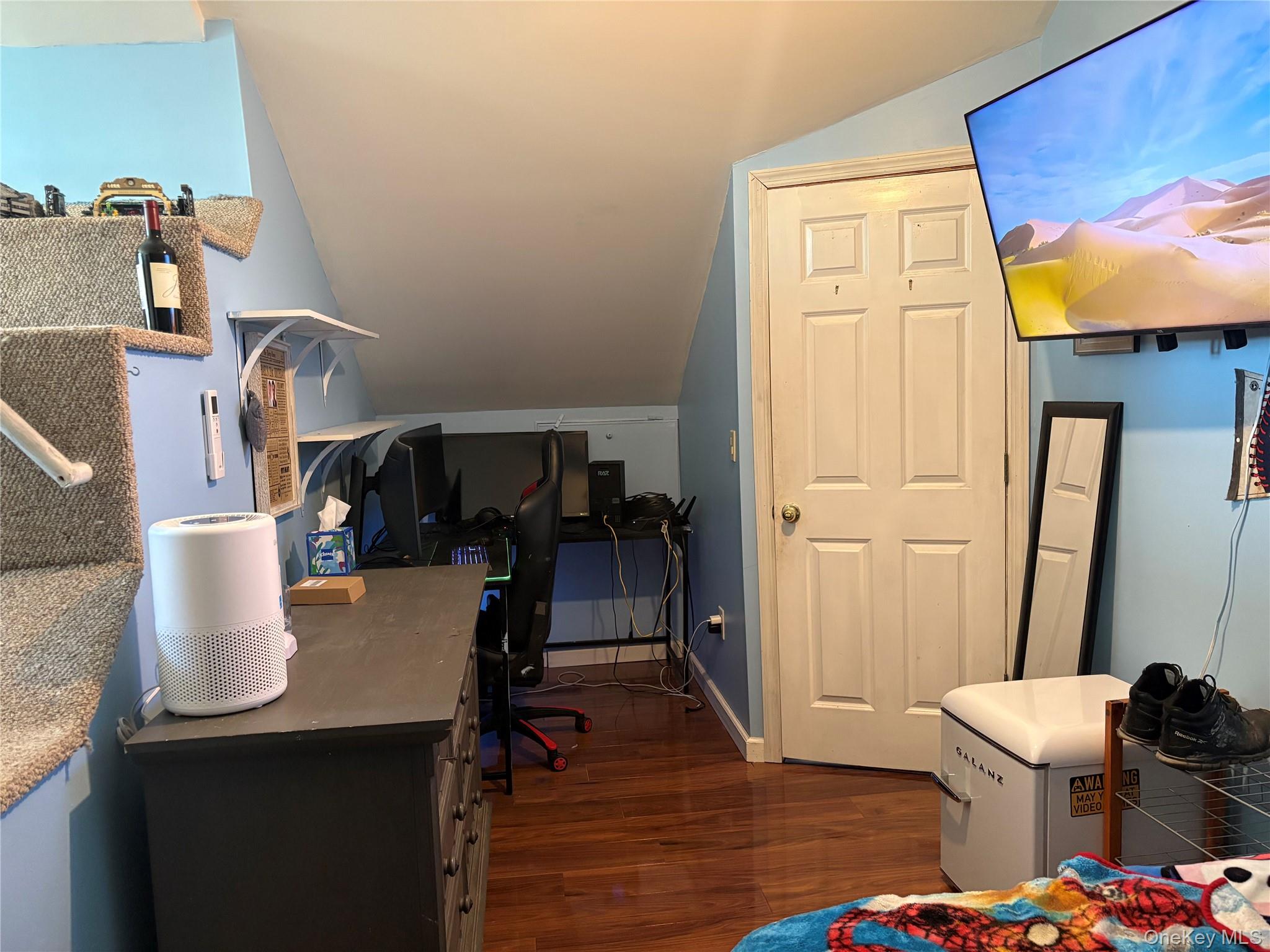 40 Alton Road, Babylon, NY 11702