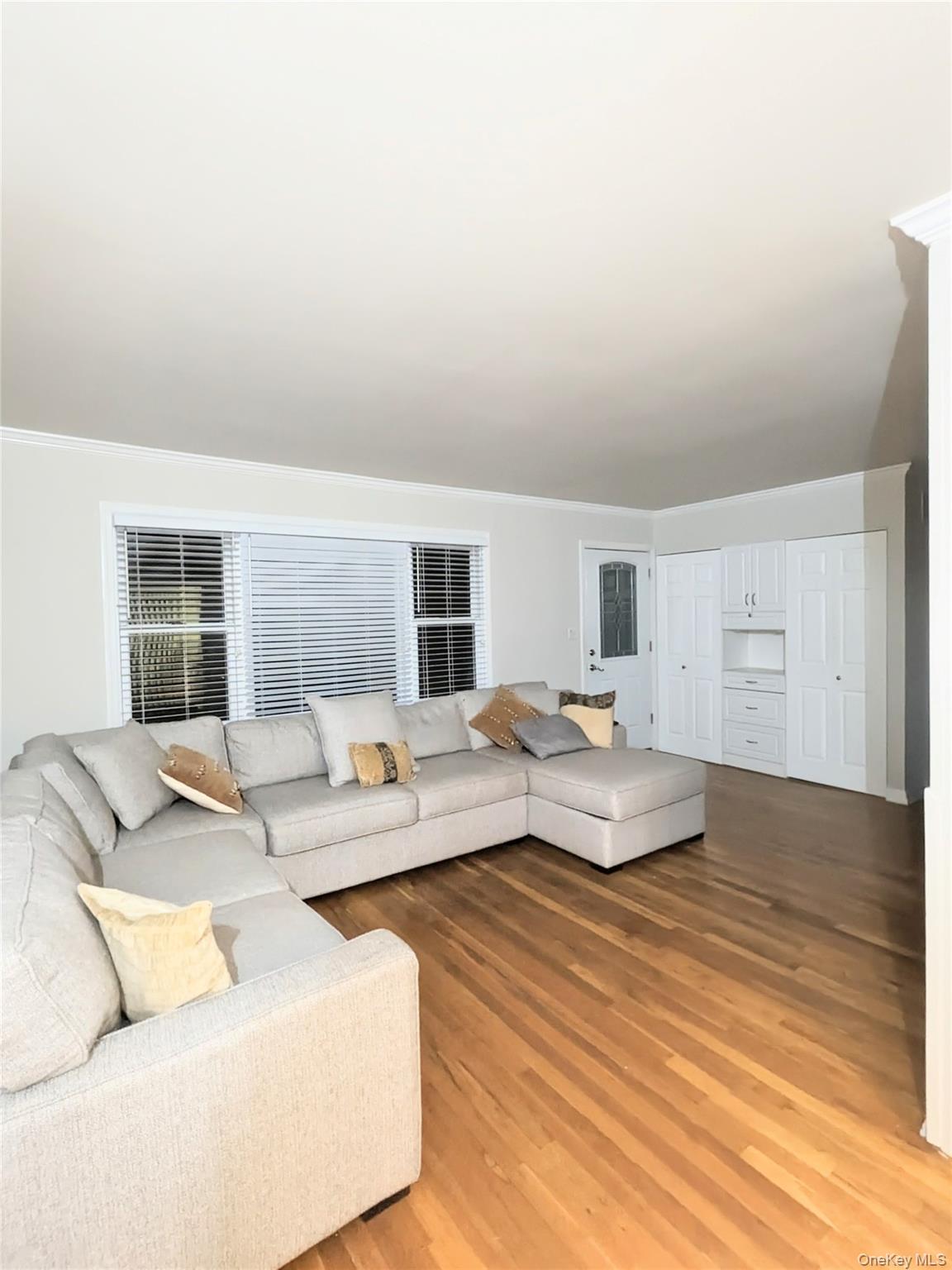 94 Walter Court, Commack, NY 11725