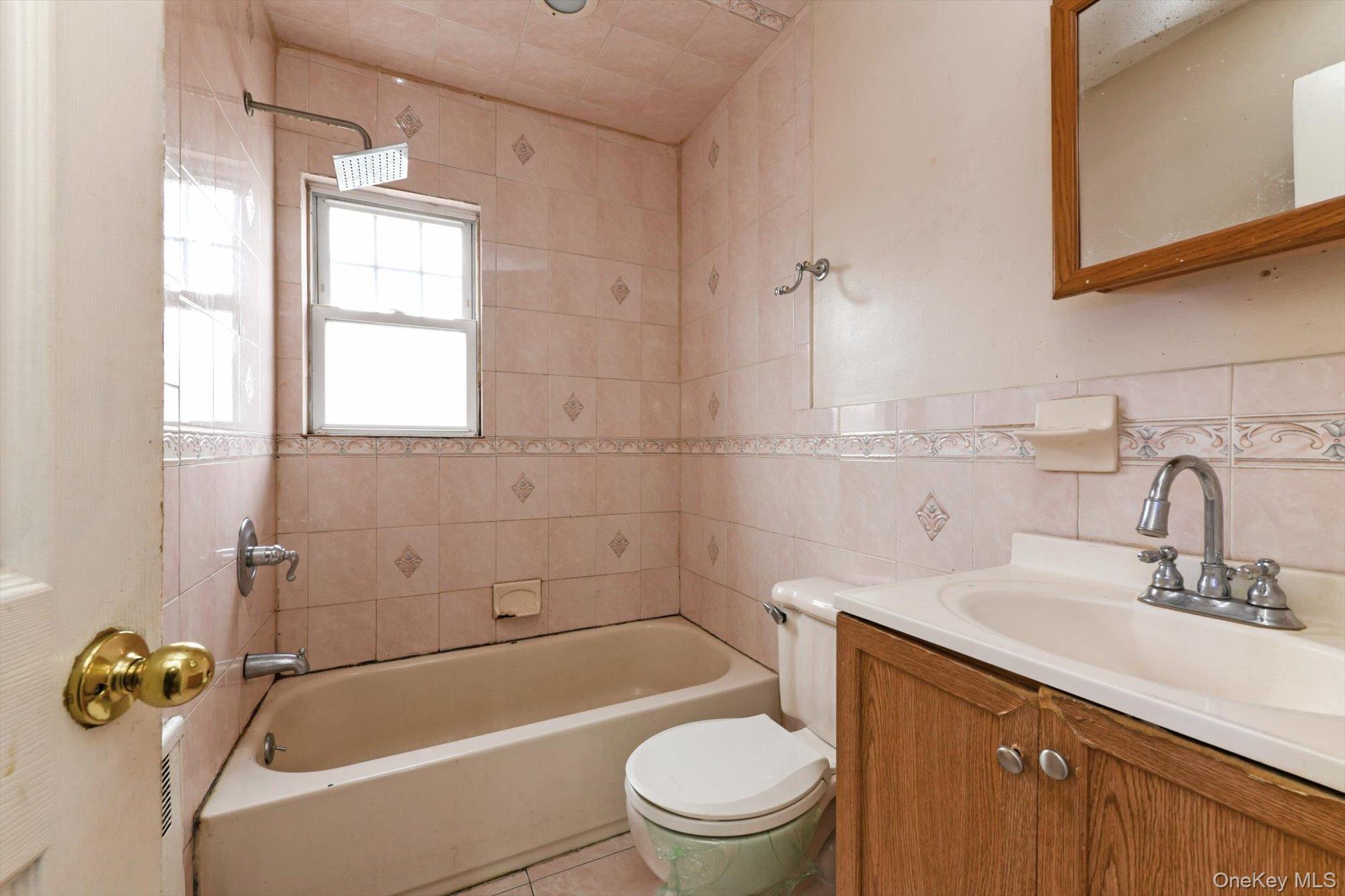 165-43 144th Terrace, Jamaica, NY 11434