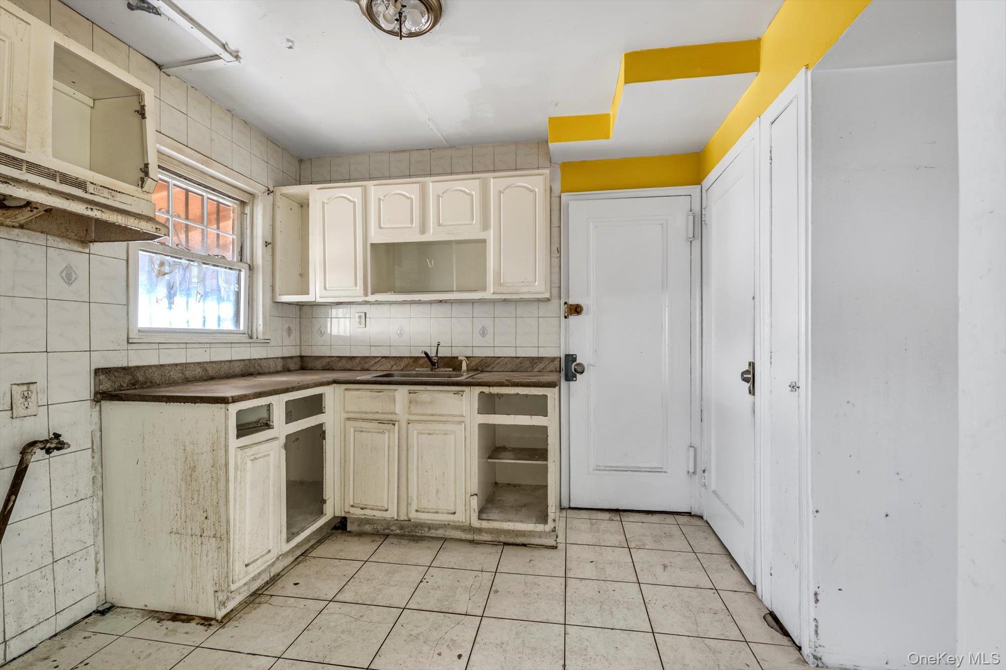 165-43 144th Terrace, Jamaica, NY 11434