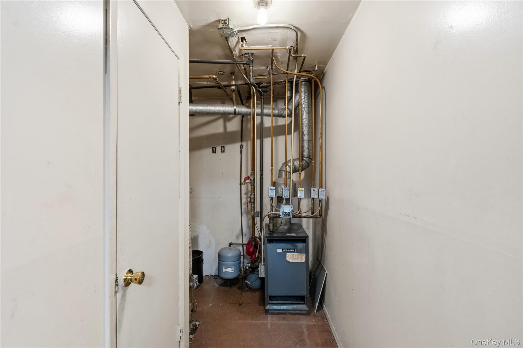 13716 88th Street, Ozone Park, NY 11417