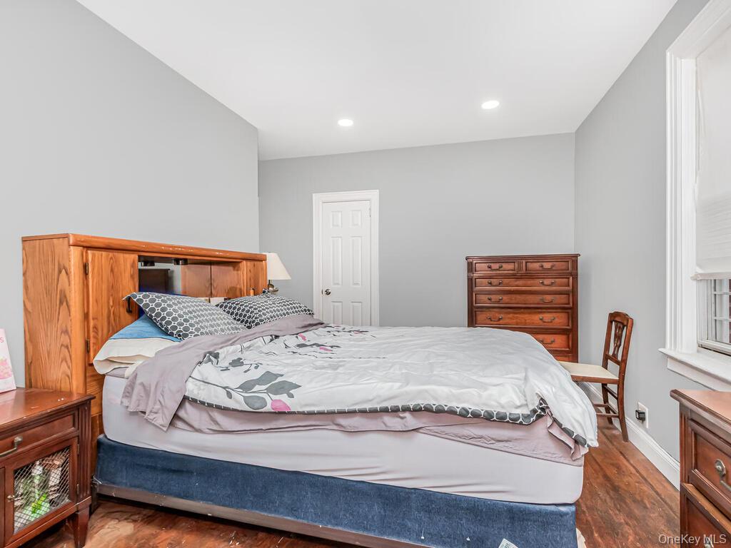 1352 Hollywood Avenue, Bronx, NY 10461