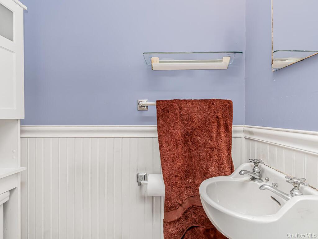 1352 Hollywood Avenue, Bronx, NY 10461