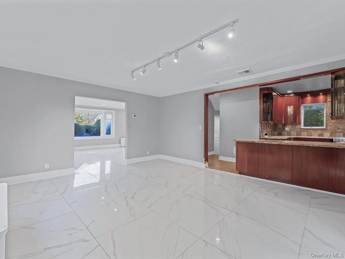 14 Nirvana Avenue, Great Neck, NY 11023